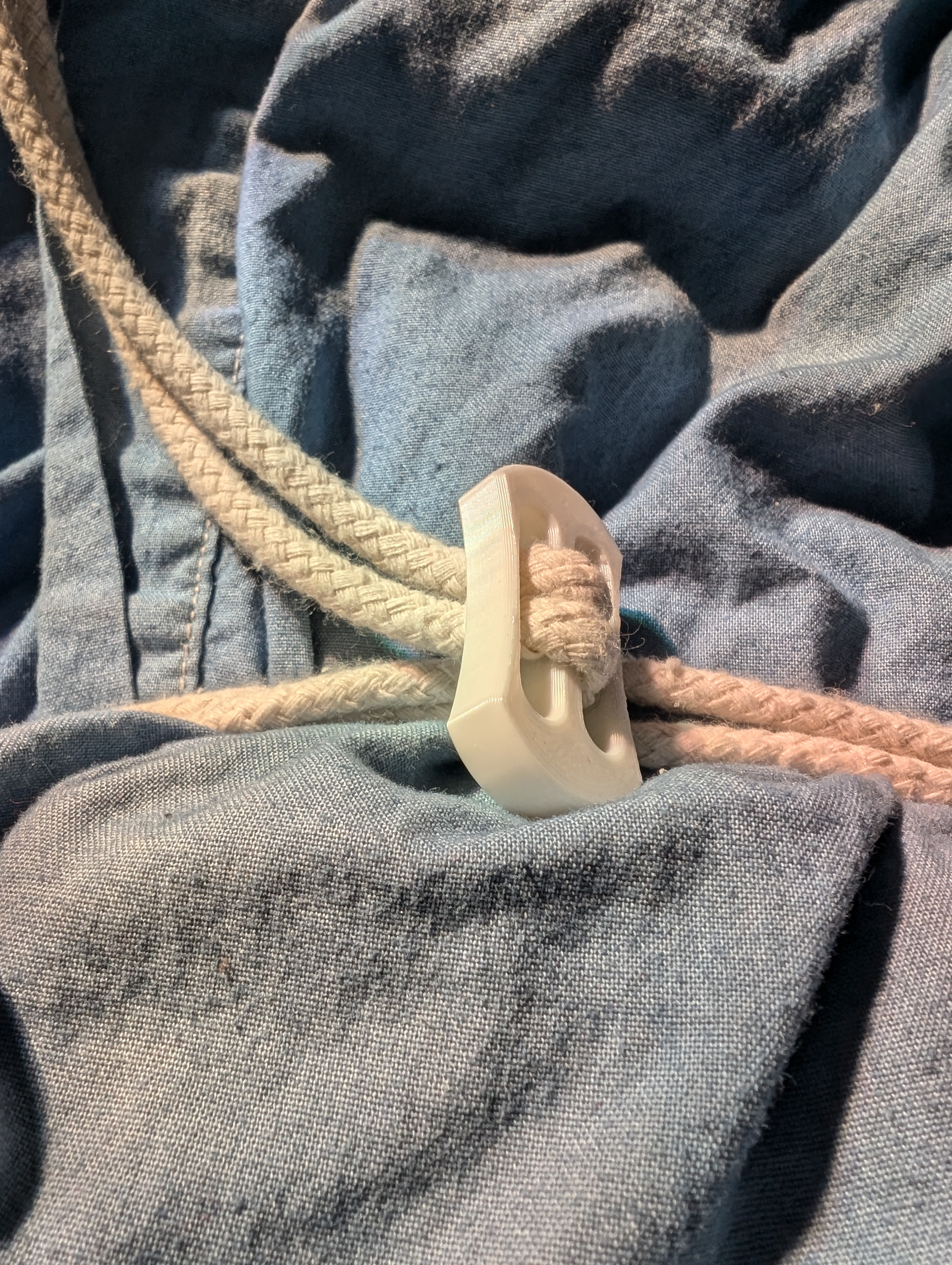 Rope belt toggle by traverseda Download free STL model