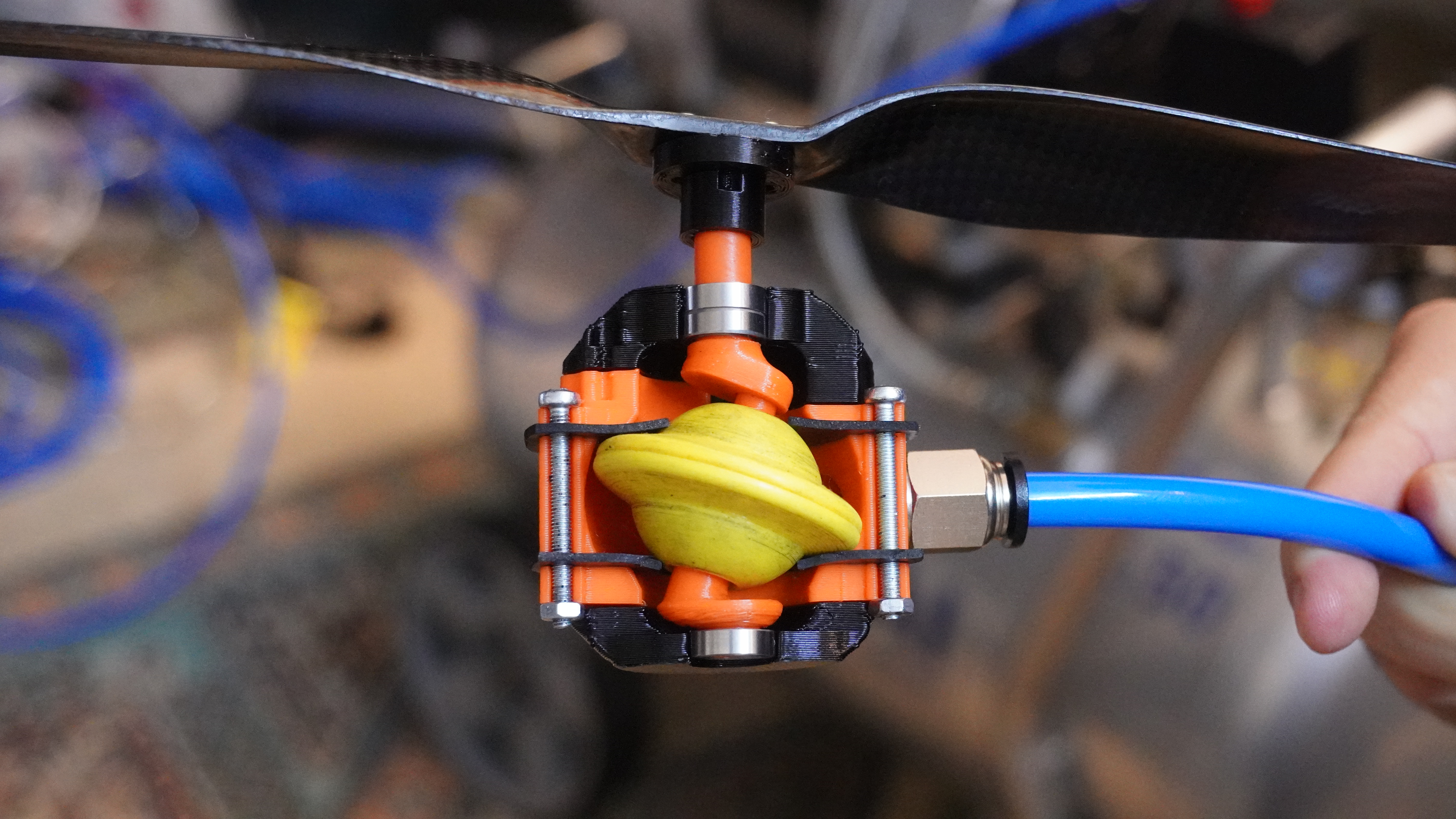Miniatura 2 do modelo 3D Nutating Disk Air Engine