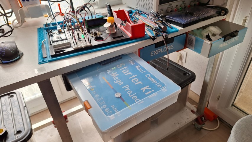 Elegoo Starter Kit R3 Bench Folder