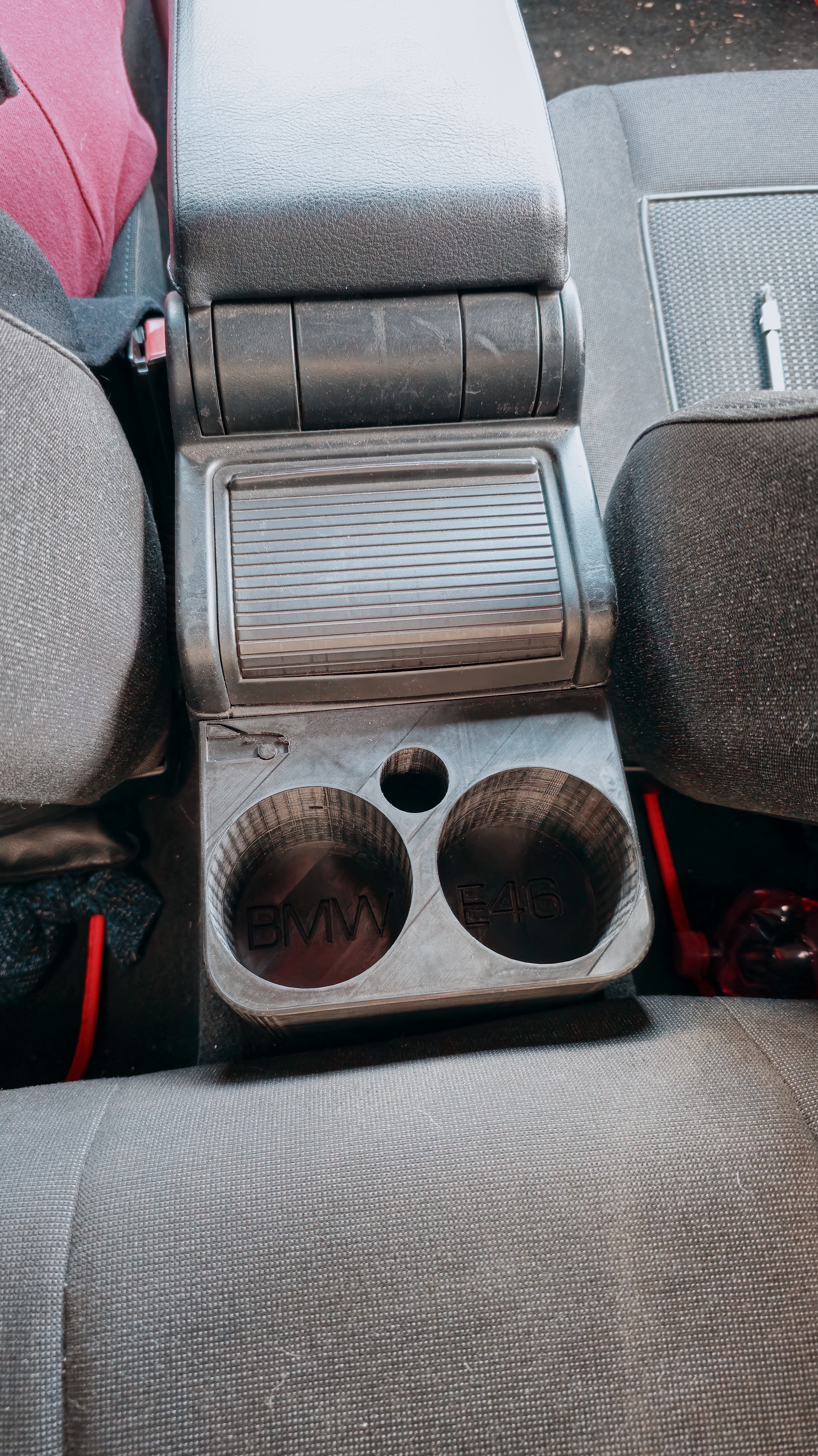 BMW e46 rear passanger cupholders + usb socket space