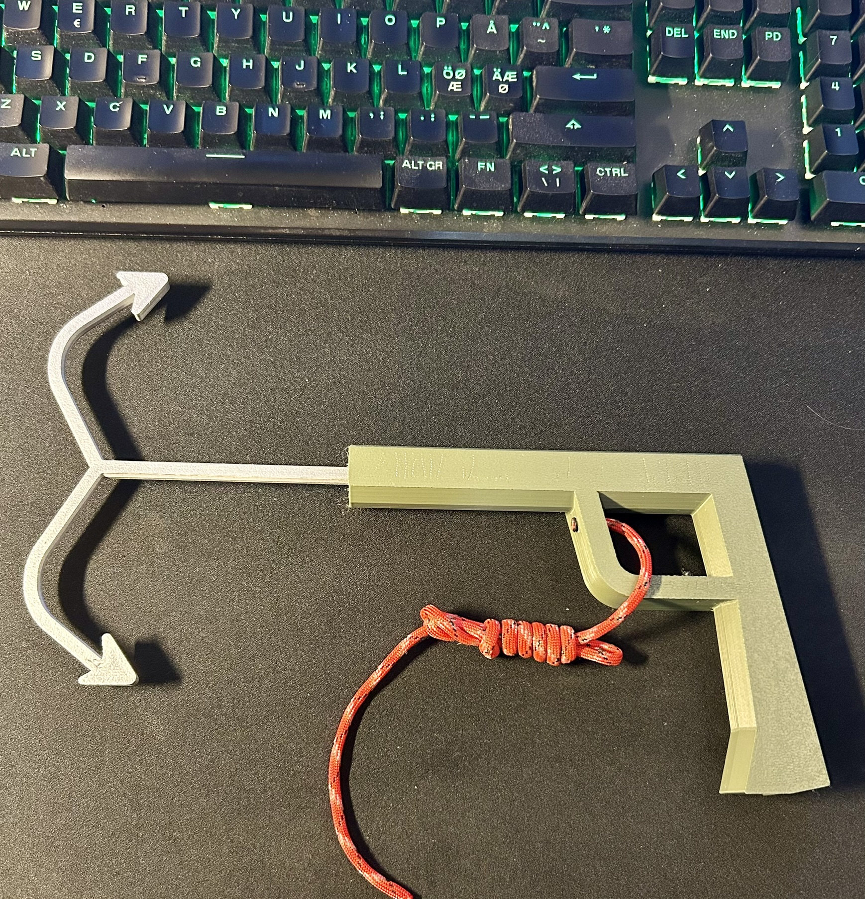 Mabel's grappling hook from Gravity falls