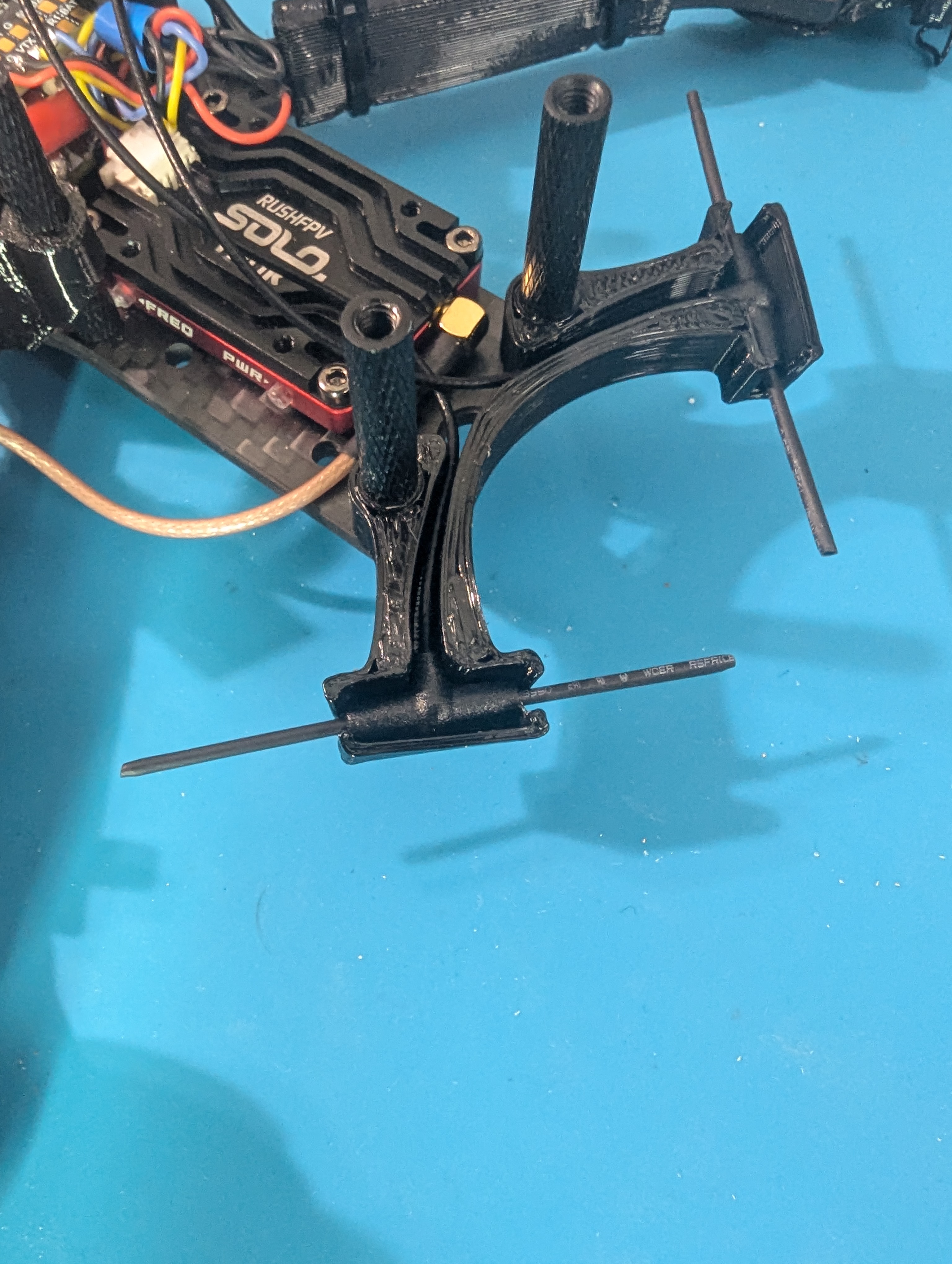 TBS Source One v4 Rear ELRS Diversity T Antenna Holder