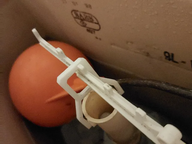 Cistern Lever Lift Clip