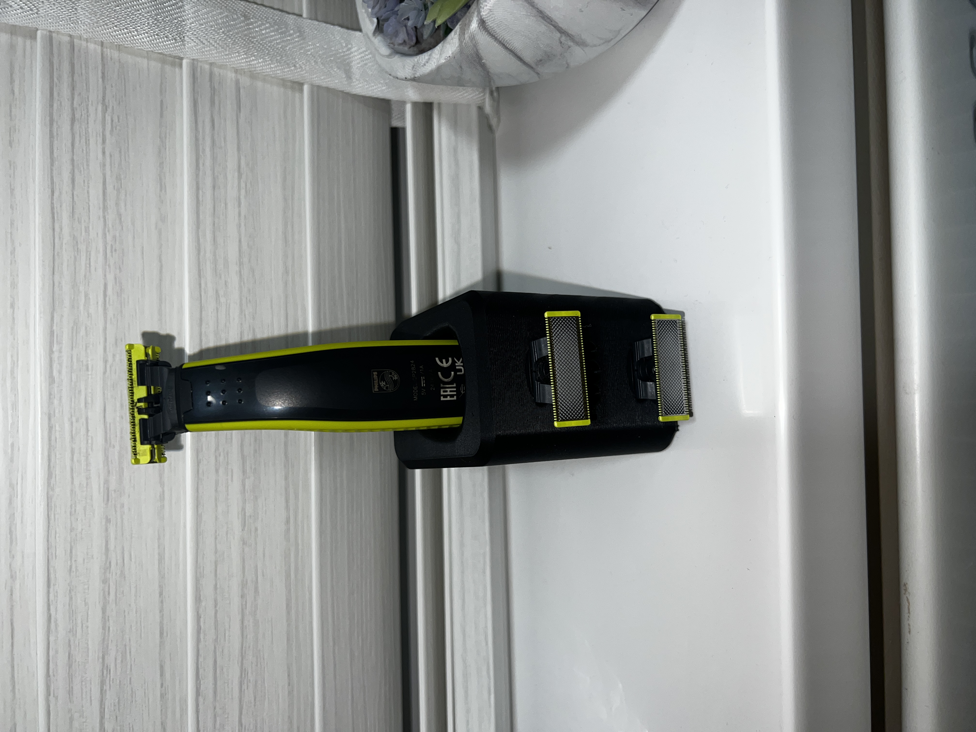 Miniatura 2 do modelo 3D Phillips oneblade stand