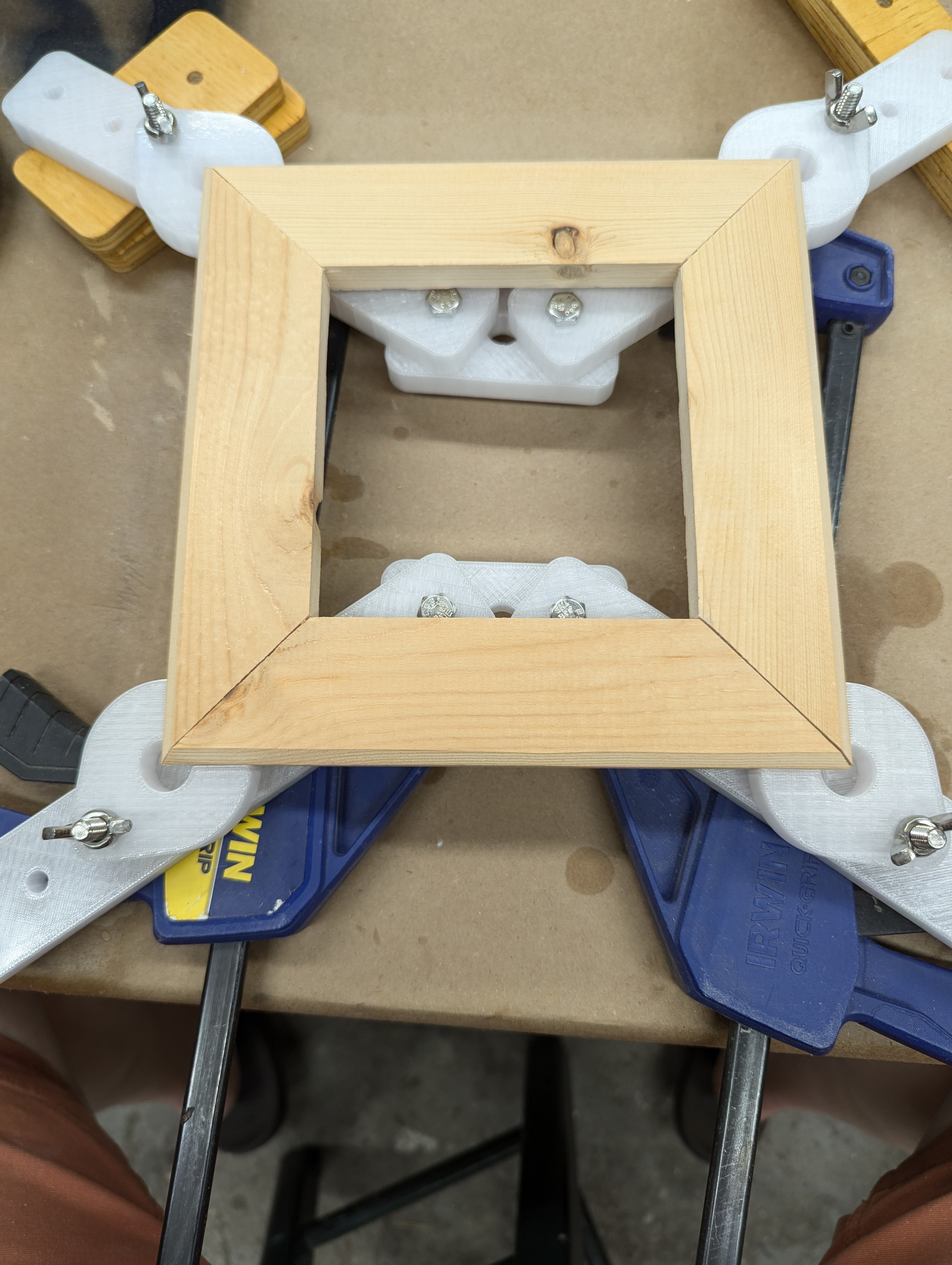 Frame clamping jig