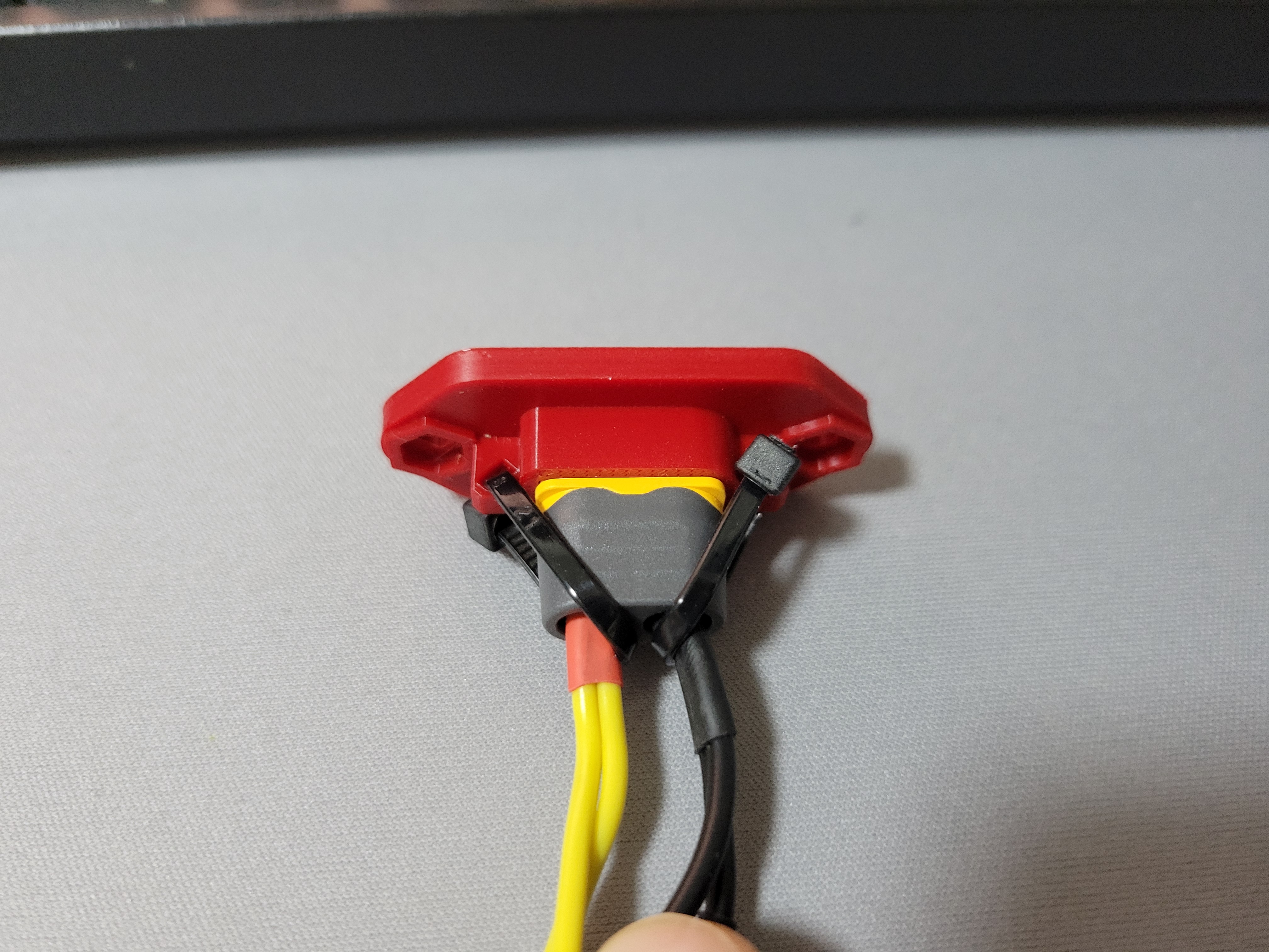 XT-60 Amass male-female mount with ziptie