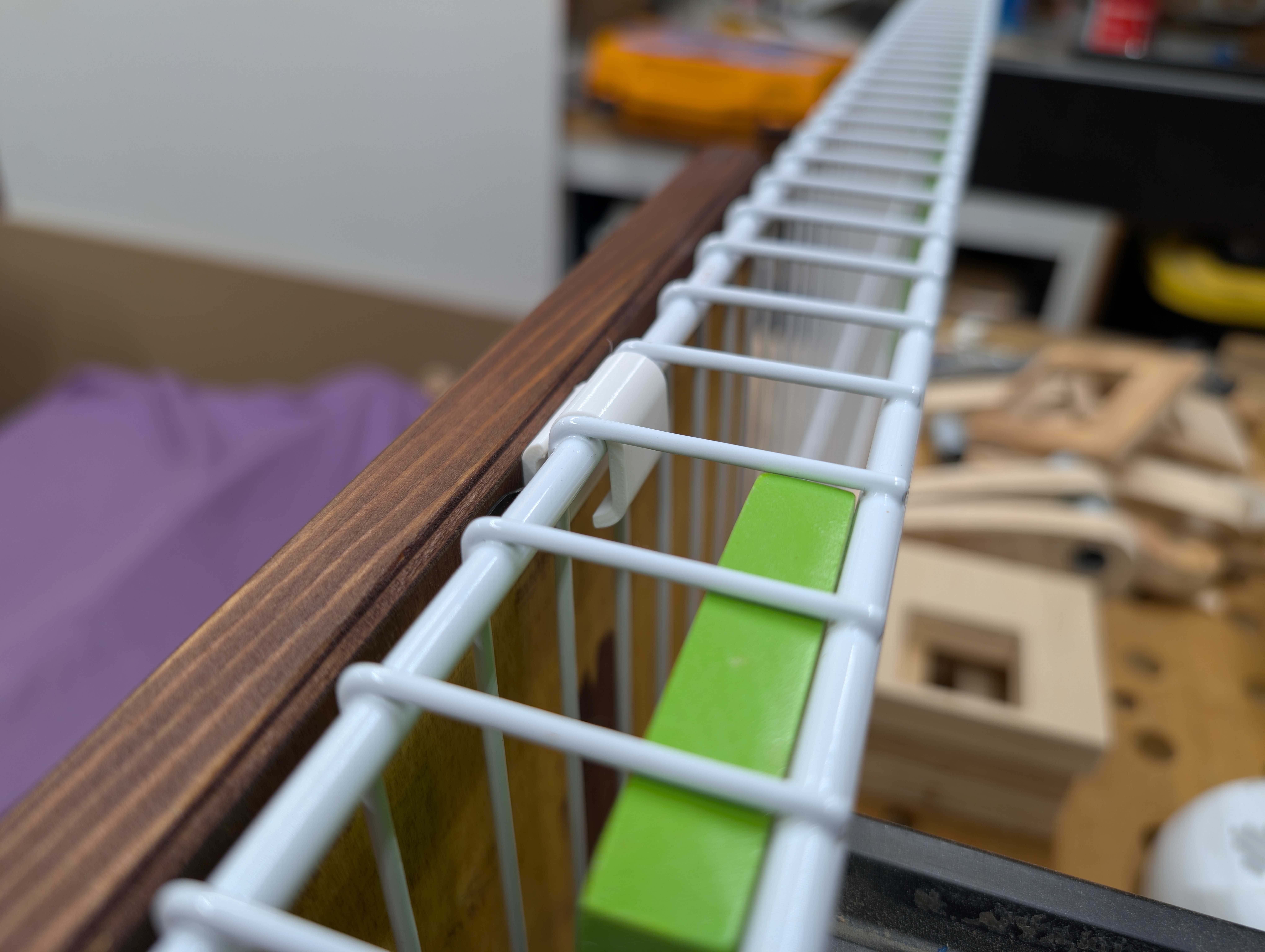 Hook for attaching frames to grid wall — miniatura 5