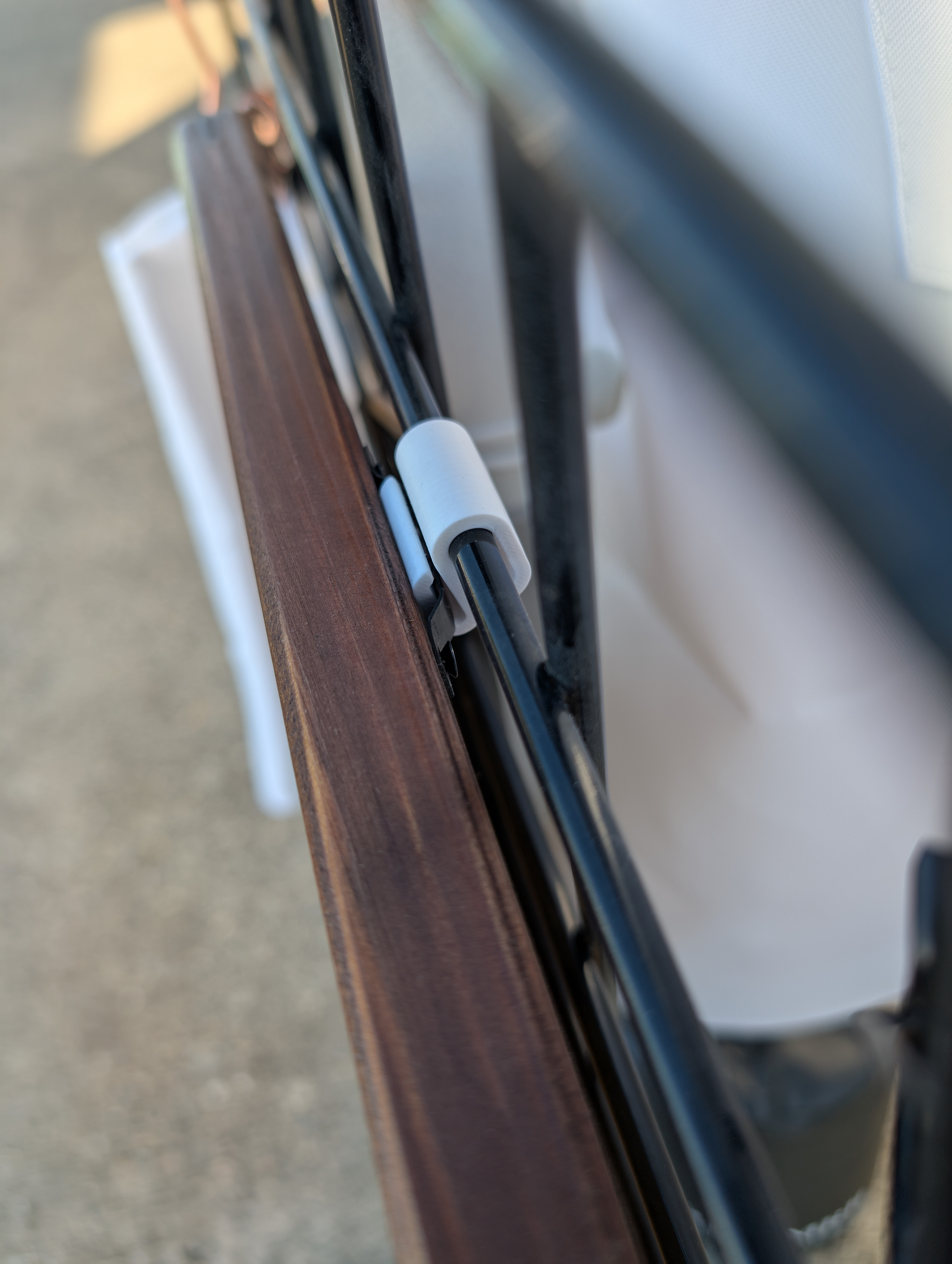Hook for attaching frames to grid wall — miniatura 2