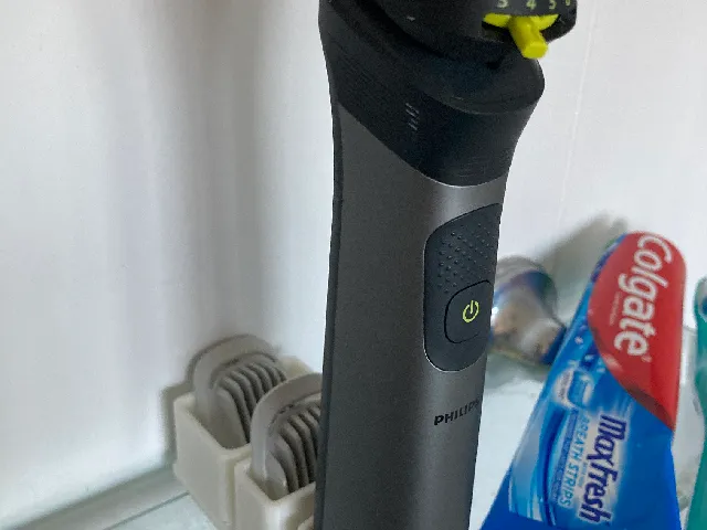Phillips 7940 trimmer rack and shelf clip