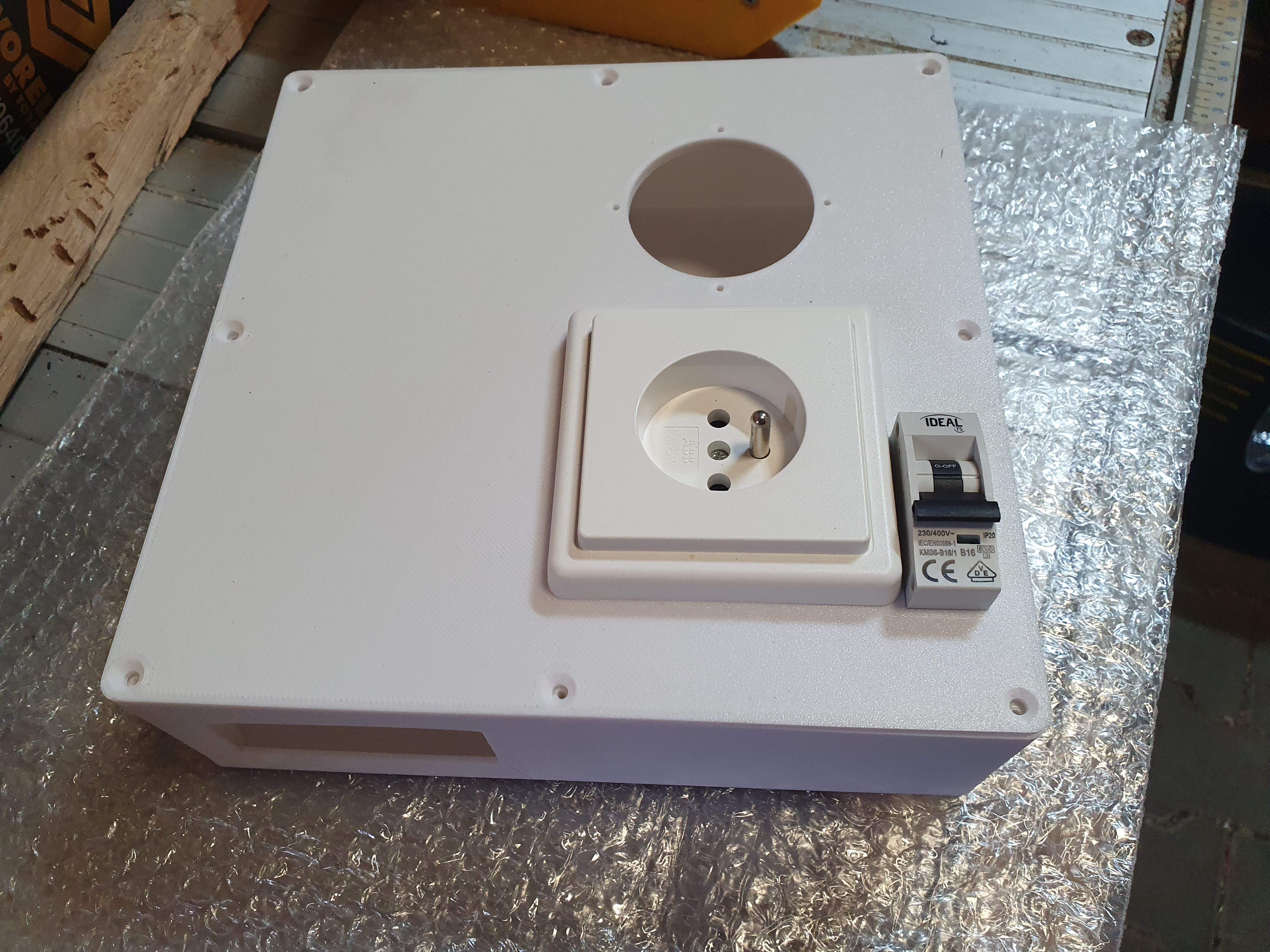 Box for homemade dry ager from used soda fridge