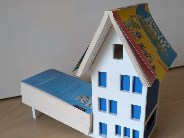 A Dutch-Design Inspired Book Stand