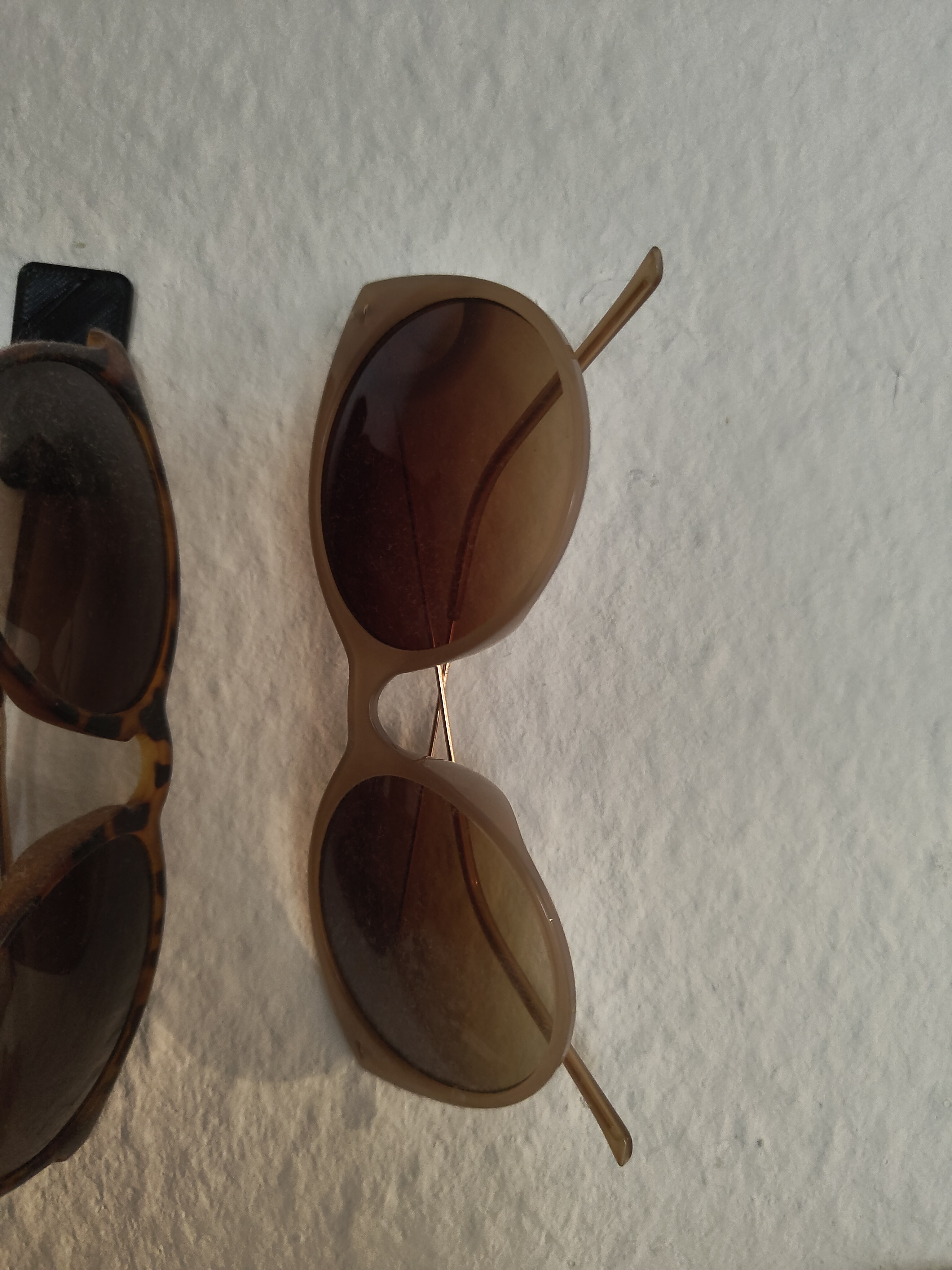 Wallhook for glasses, keys — thumbnail 3