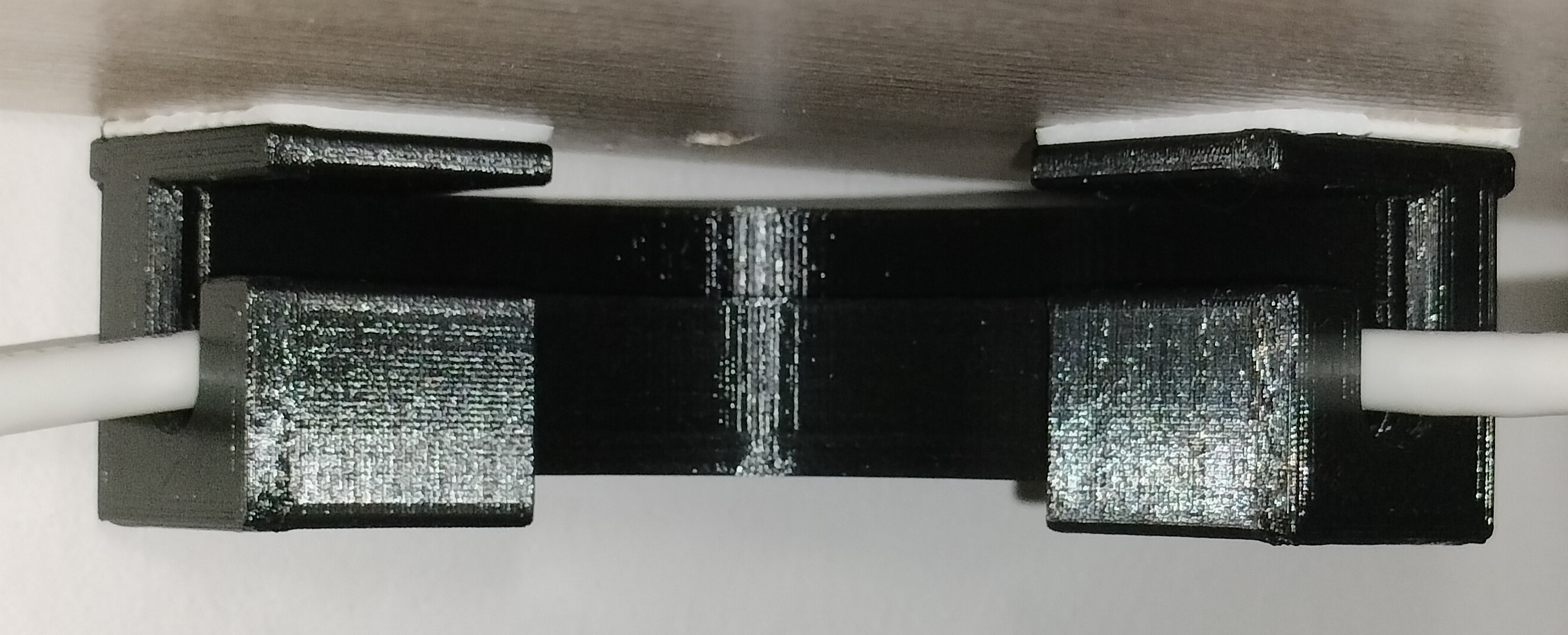 Cable hook under desk - 90 degree guide