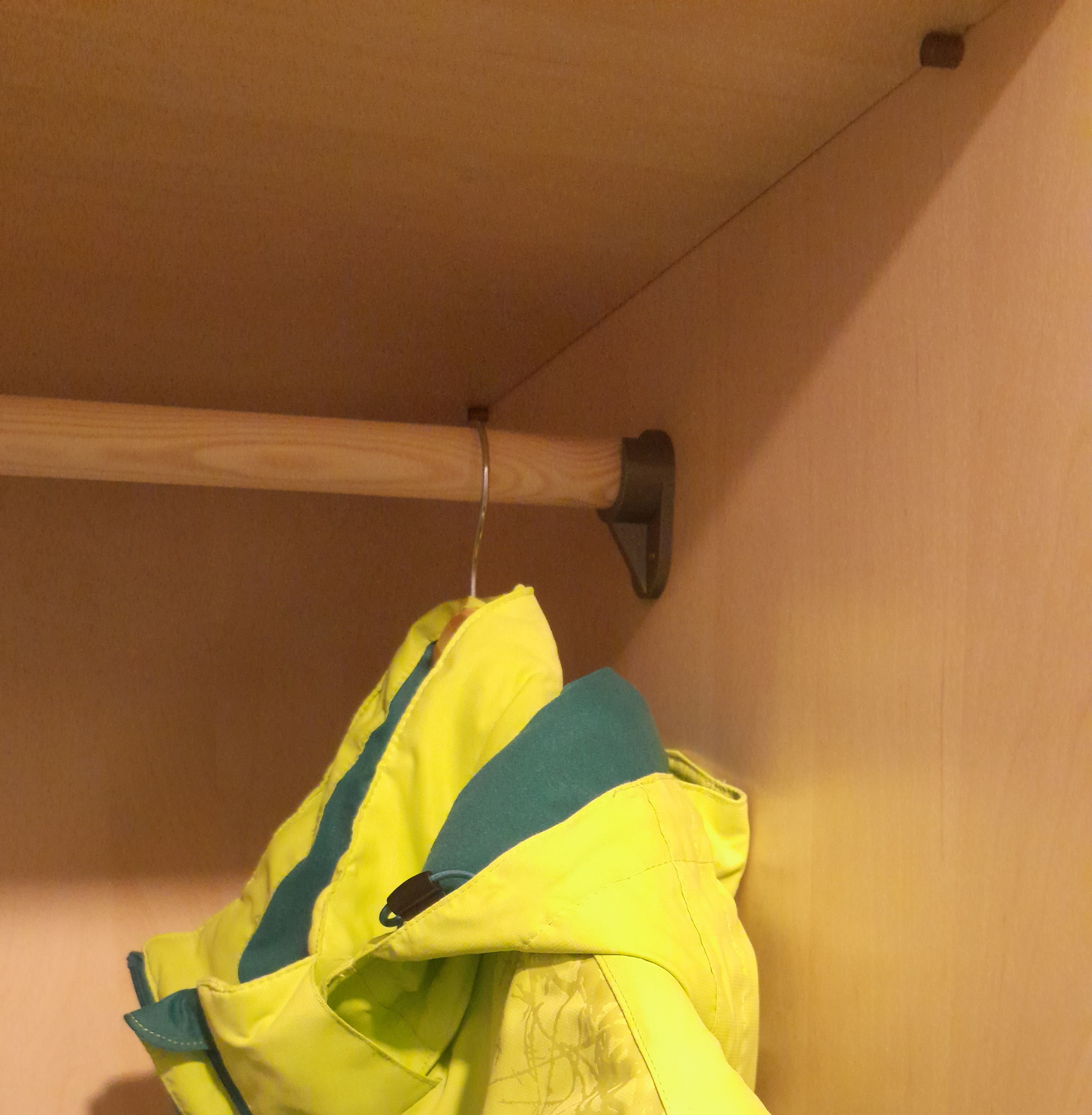 Clothes rail holder