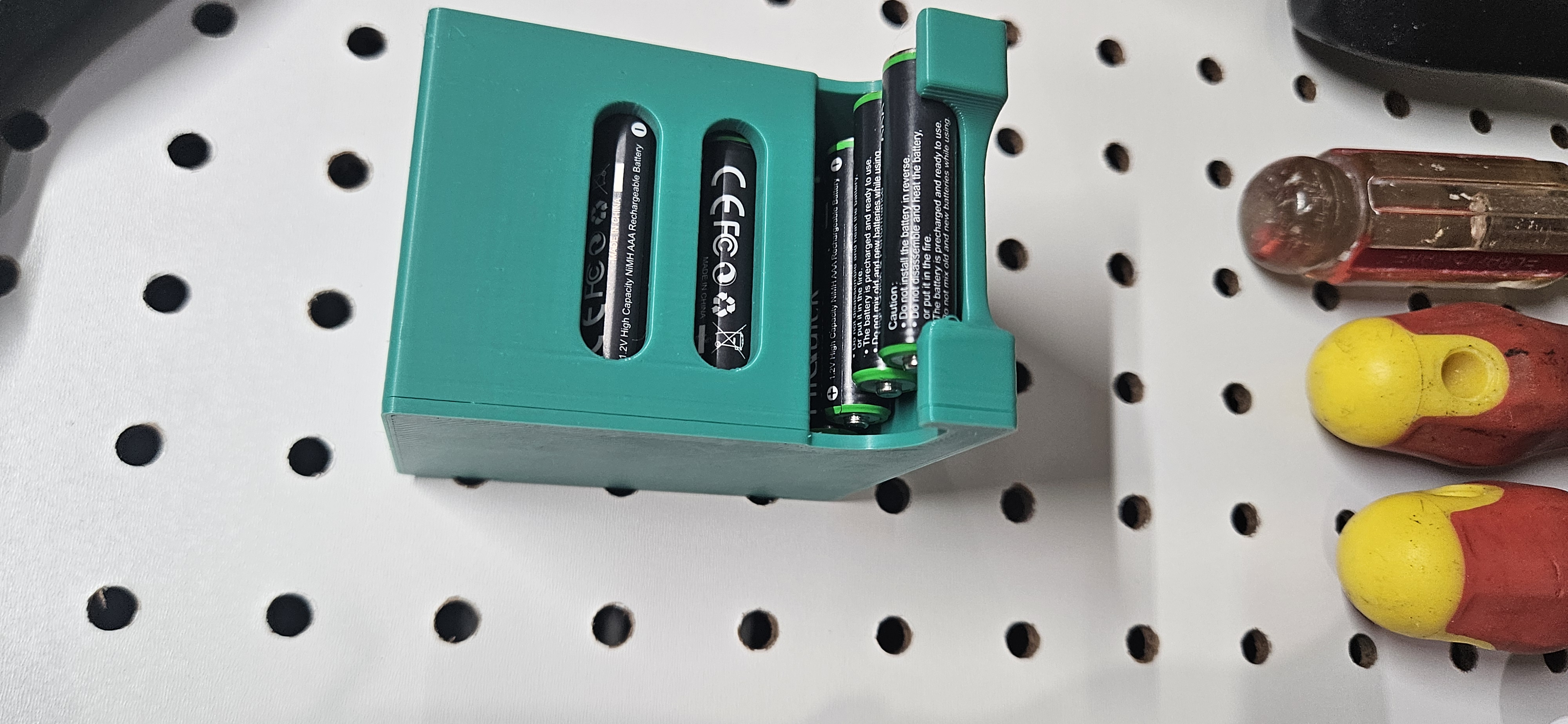 AA and AAA Battery Holder (Pegboard, Desktop, Screw To Surface) - No Supports!