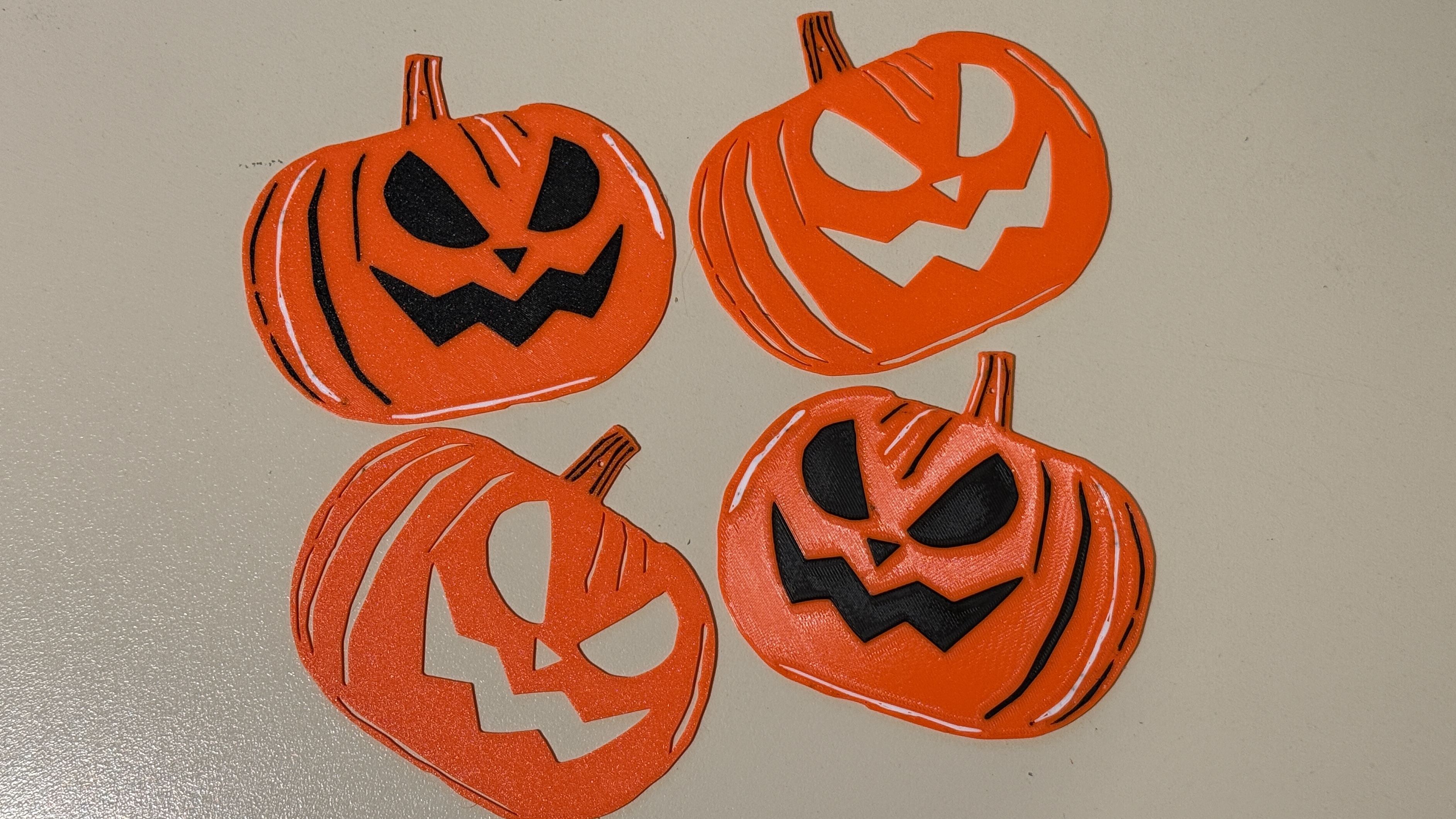 Scary 2D-pumpkin (with hang hole)