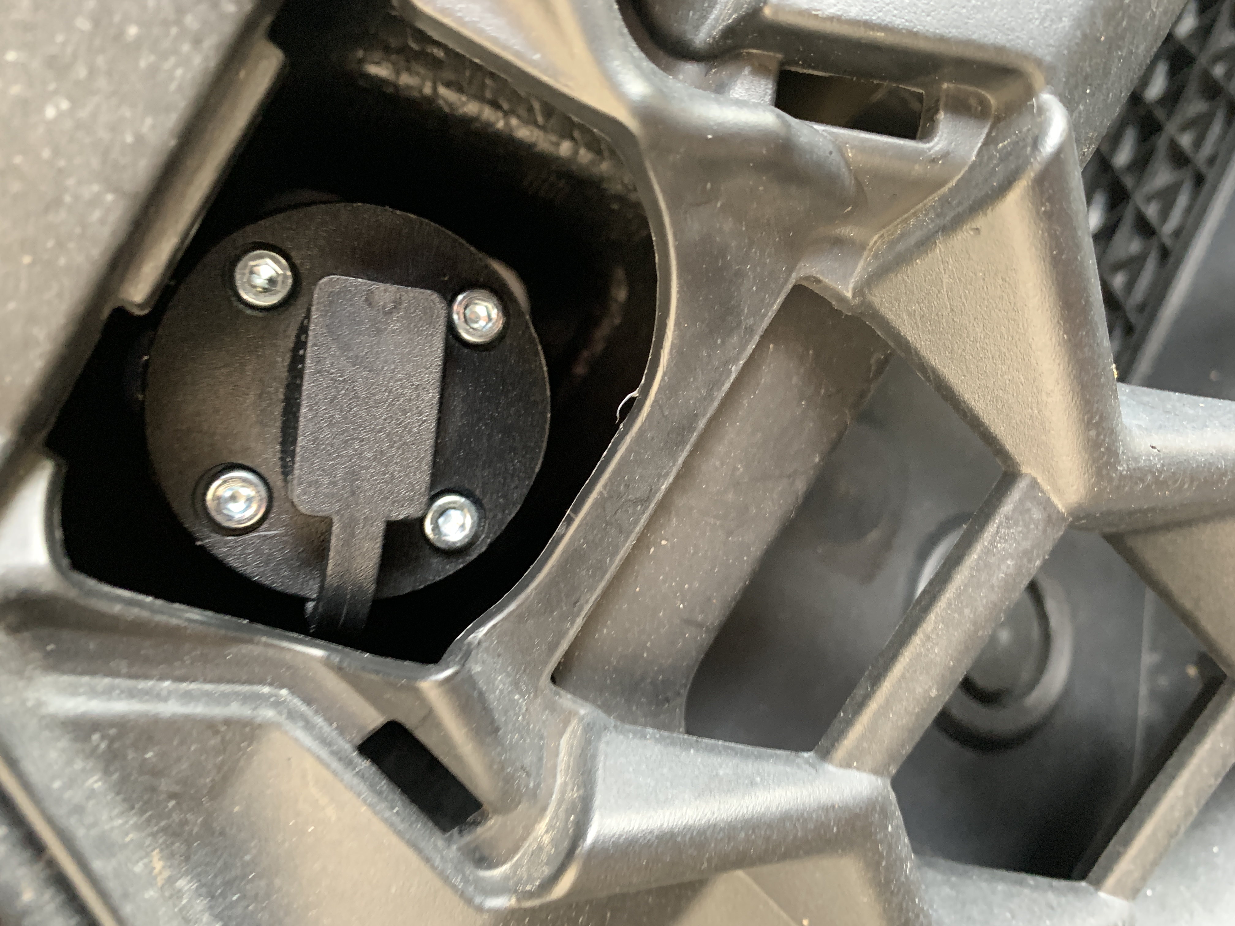 SAE-Port for Fisker Ocean as plug in to the