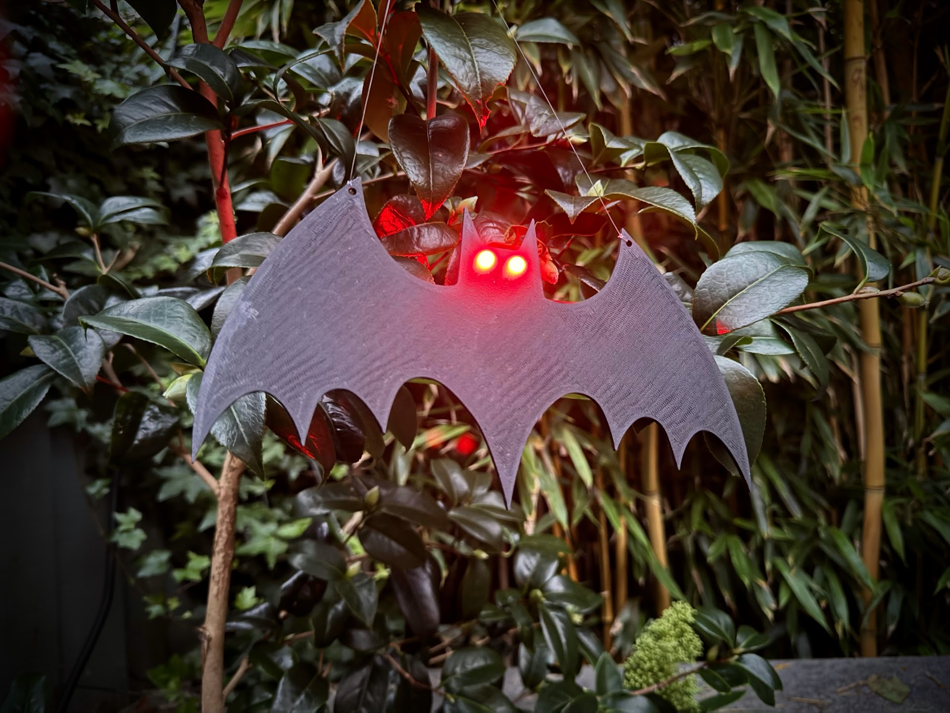 Halloween Bat with Glowing Eyes (5mm LEDs and AA/AAA batteries)
