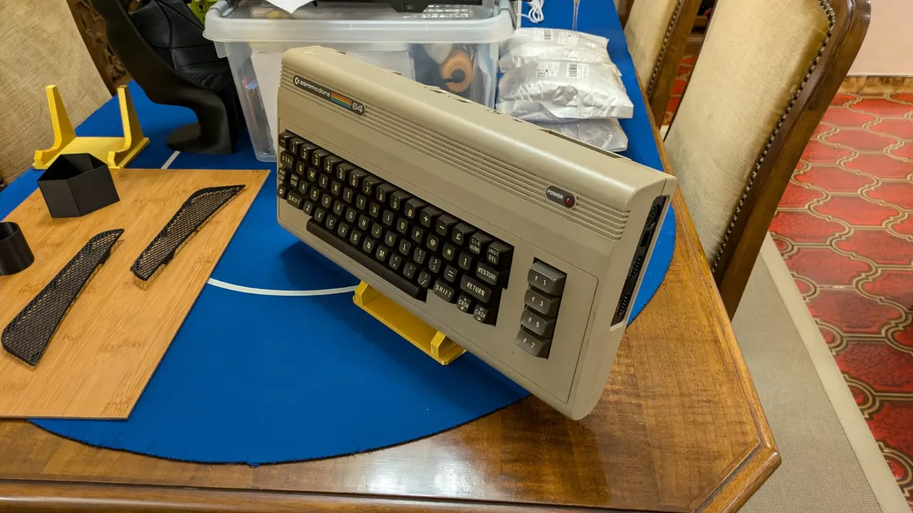 Commodore 64 – Testé – Allume – Made In West Germany – Vintage