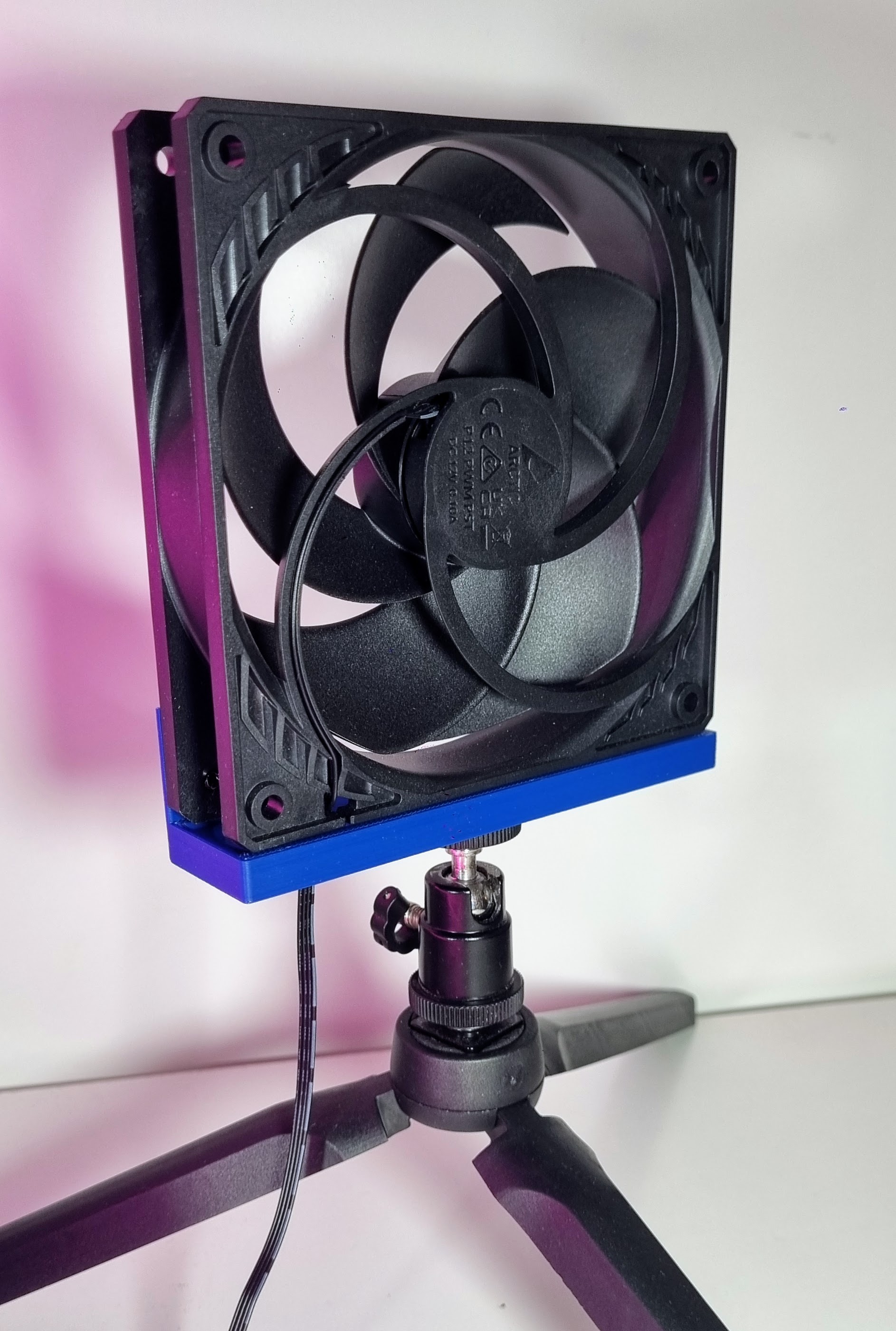 Simple 1/4" PC Fan Tripod Mount (120mm and 140mm versions)