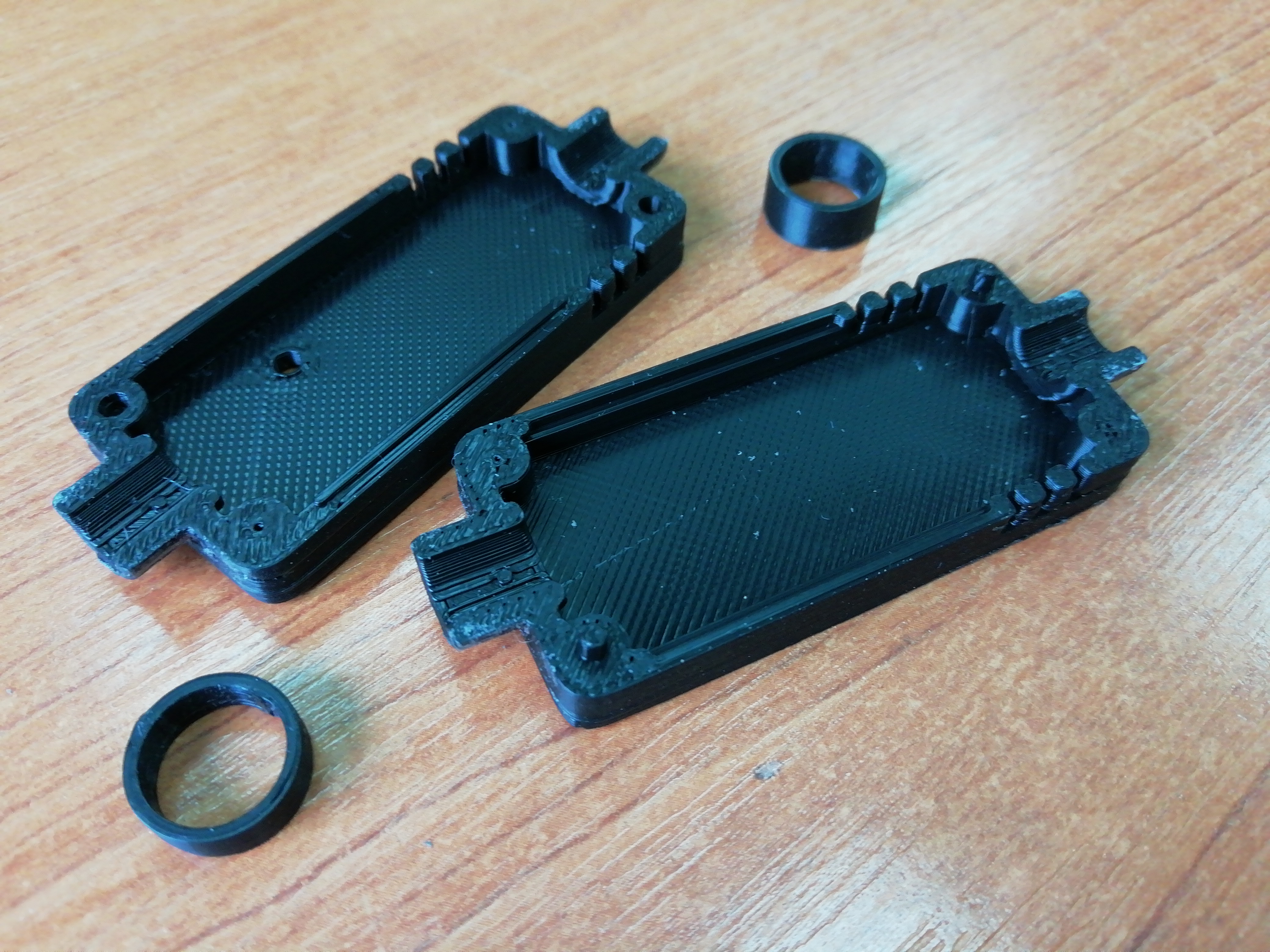 mini box for Lion batteries charger — thumbnail 2