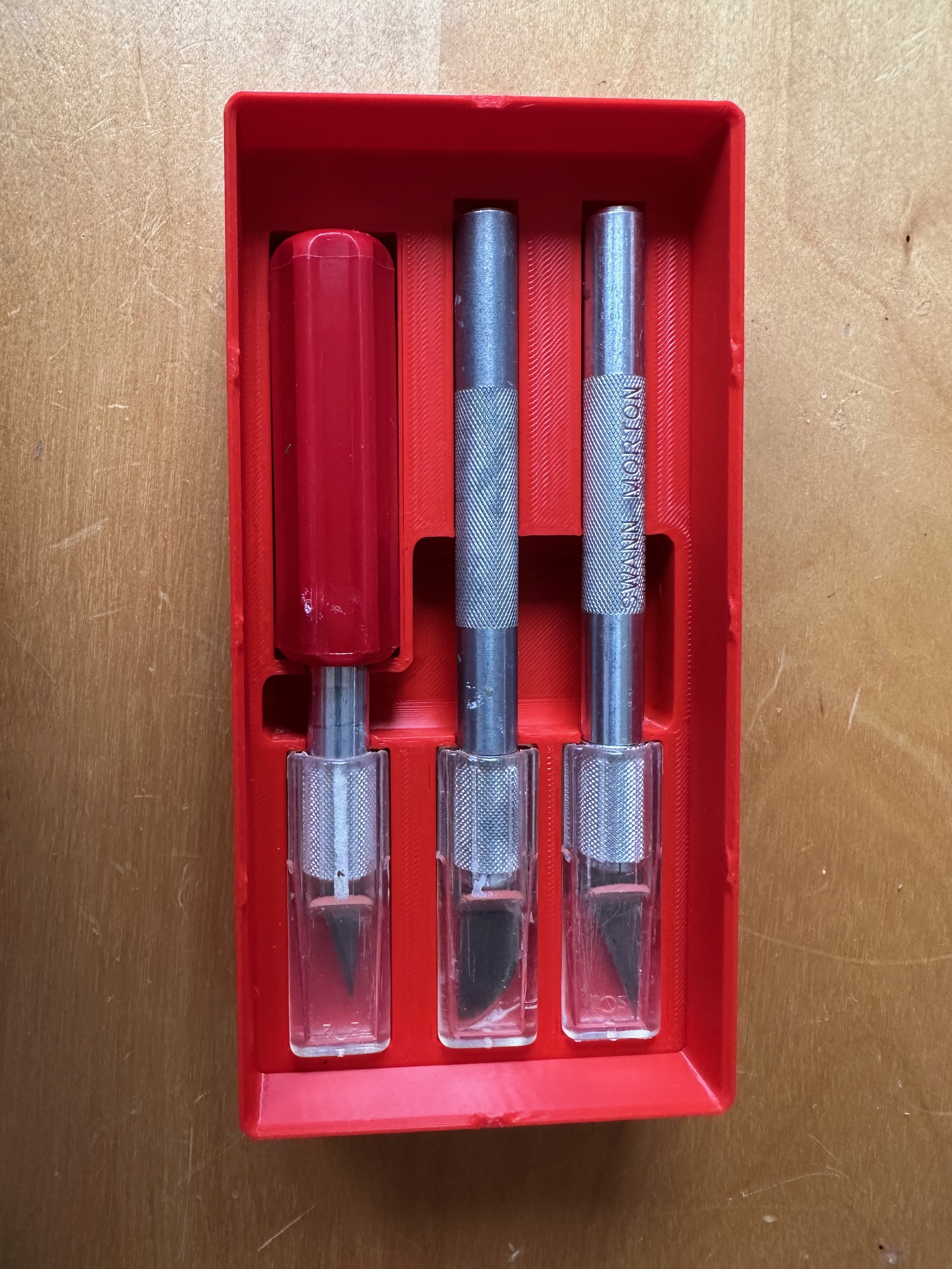 Gridfinity Bin for 2 Medium and 1 Large Exacto knives with Blade Covers