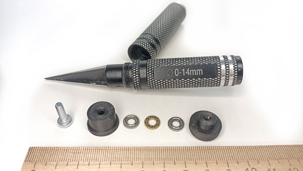 Rotating handle for reaming tool