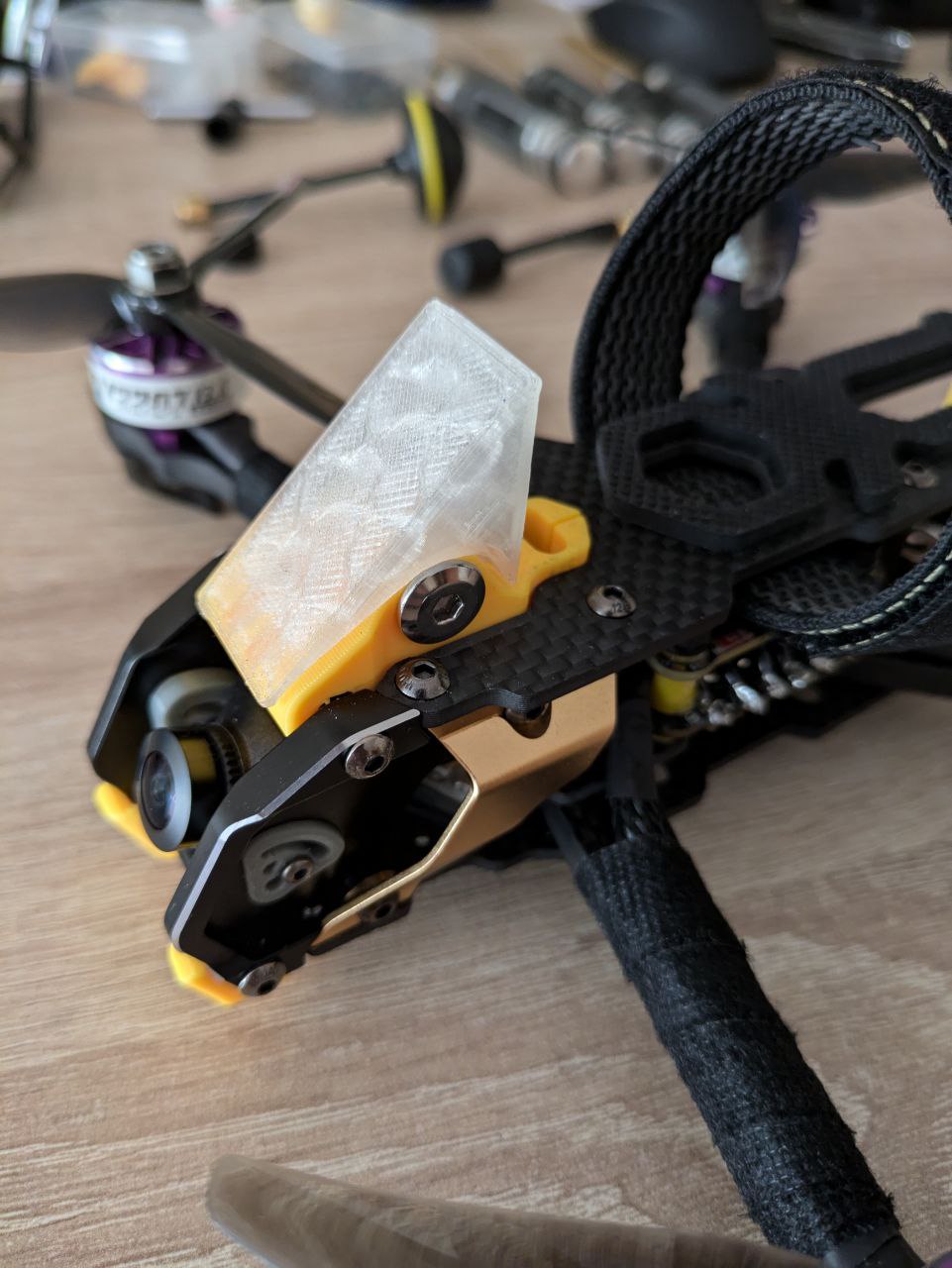 FPV drone spoiler (battery saver) - tested on 5" drone