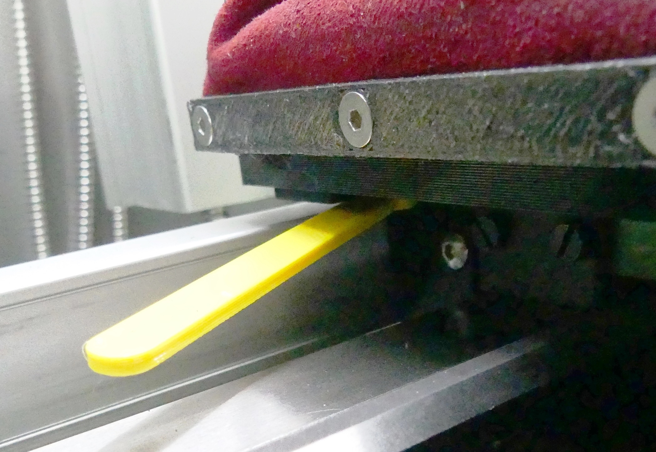 Simple helper for nut mounting — thumbnail 3