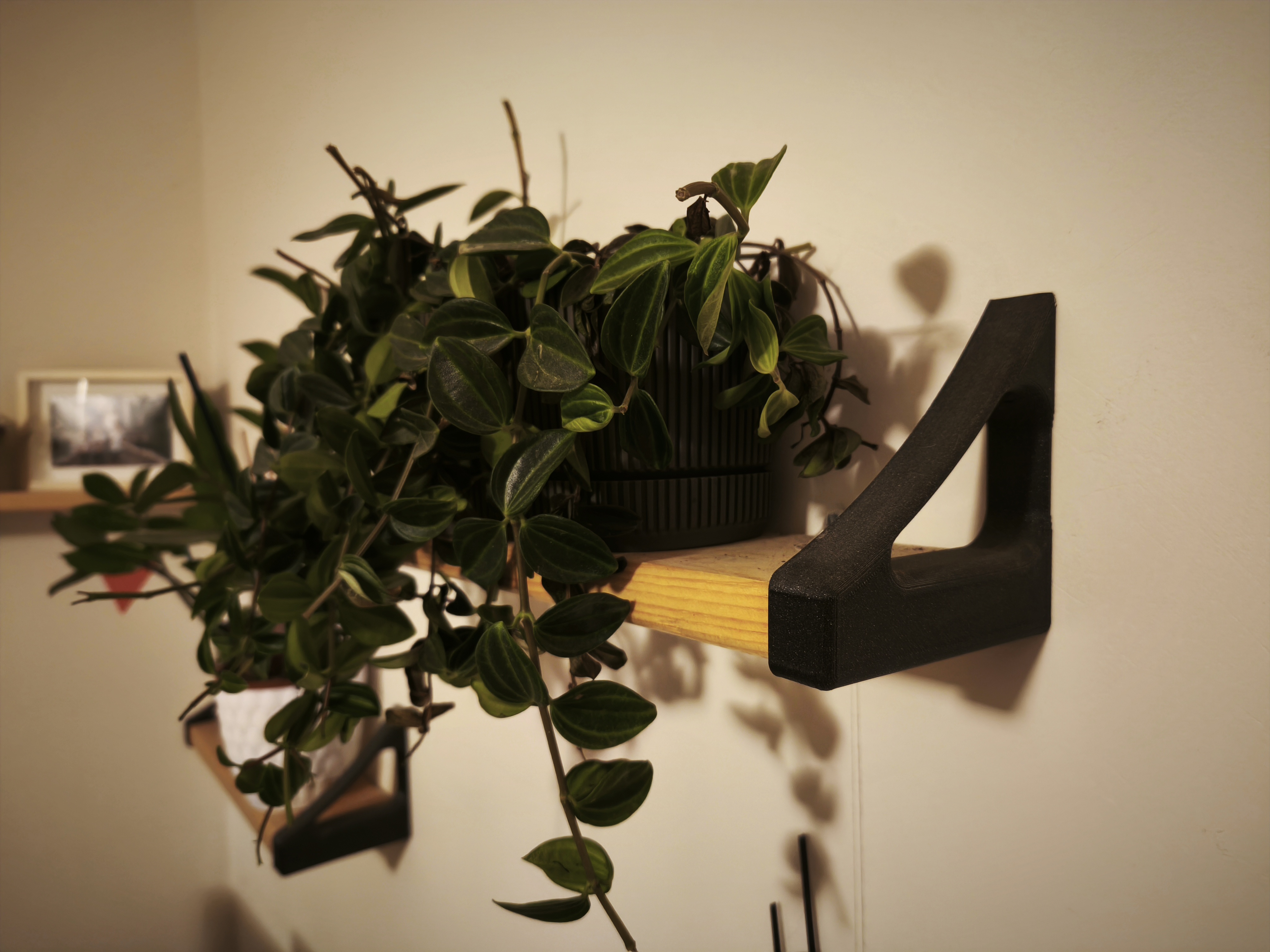 simple shelf bracket