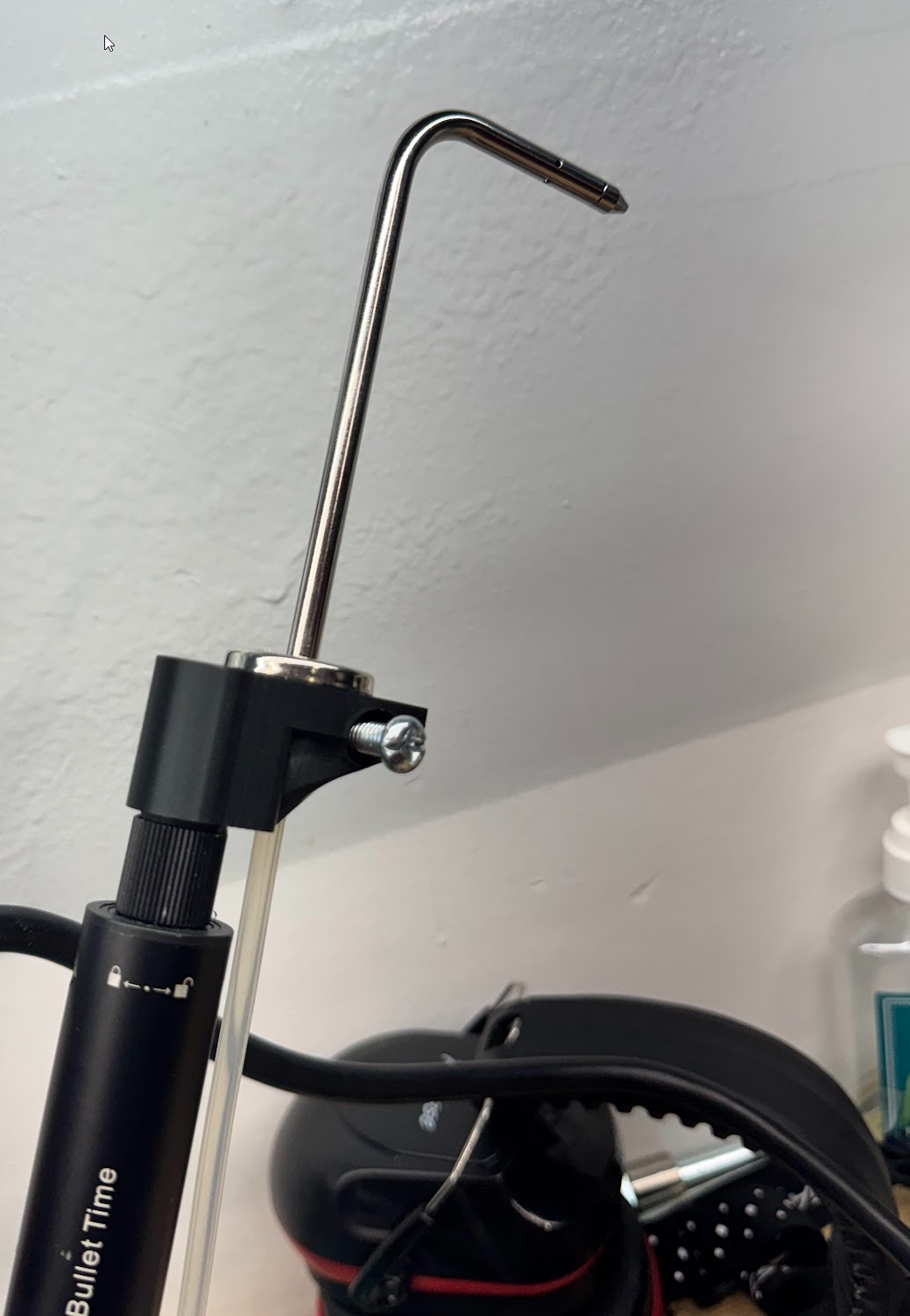 Pitot Tube tripod mount for measuring air pressure