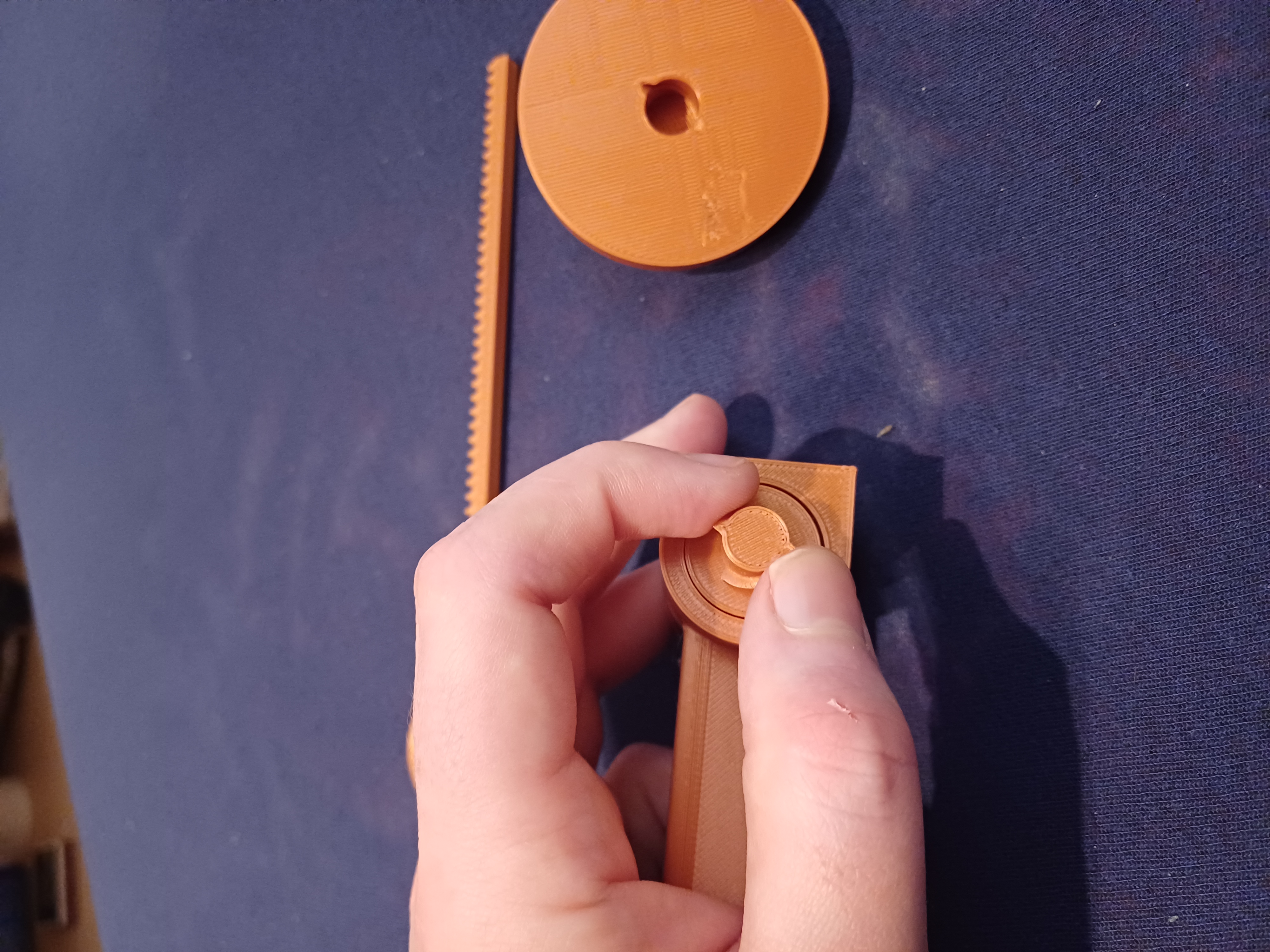 Geared puller spinning top — miniatura 3