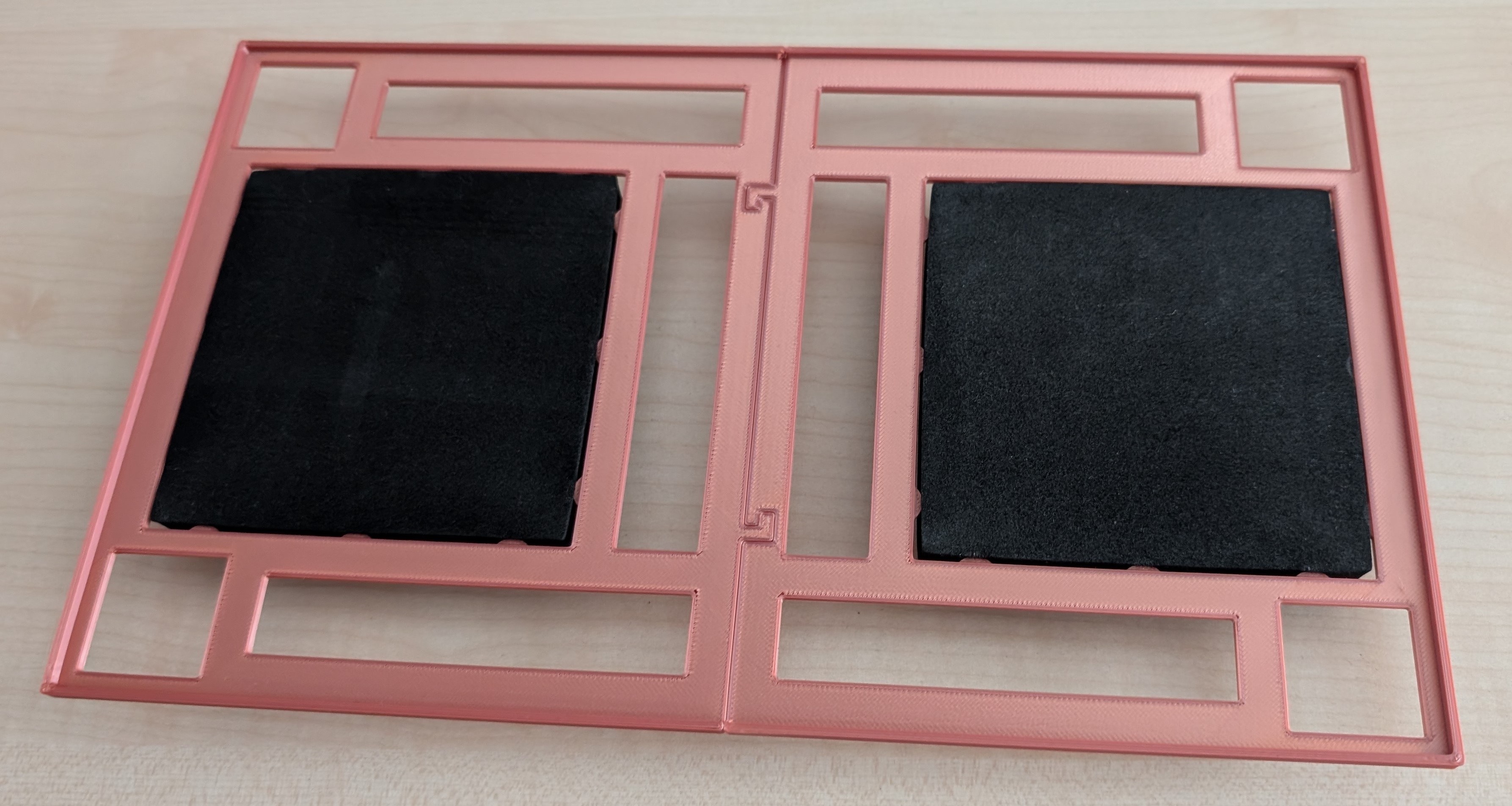 Antivibration pad mounting for speakers by Xargas Download free STL