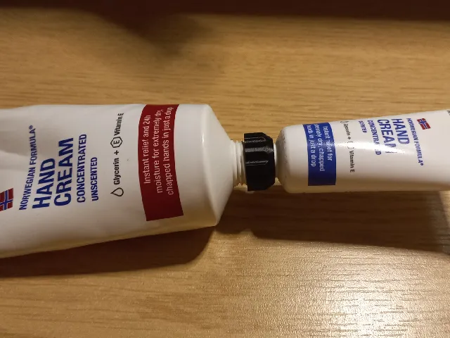 Neutrogena Hand cream transfer adaptor