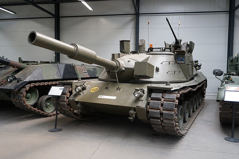 MBT-70 with moving turret and barrel
