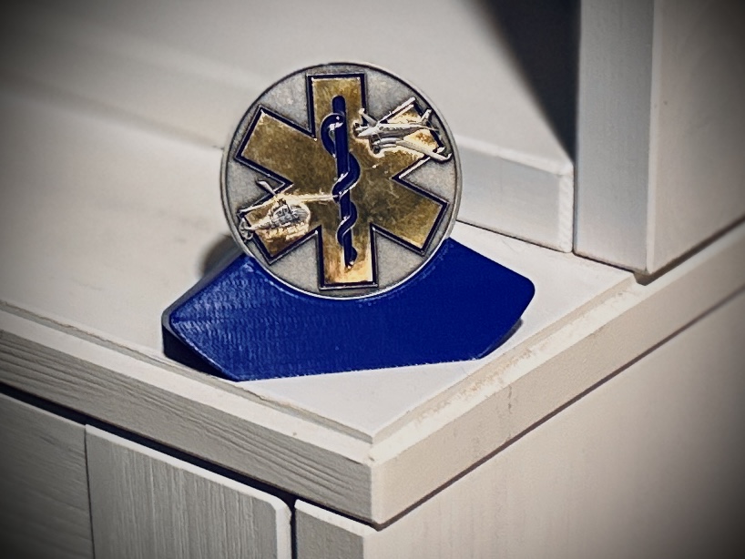 Challenge Coin Holder by vidision Download free STL model