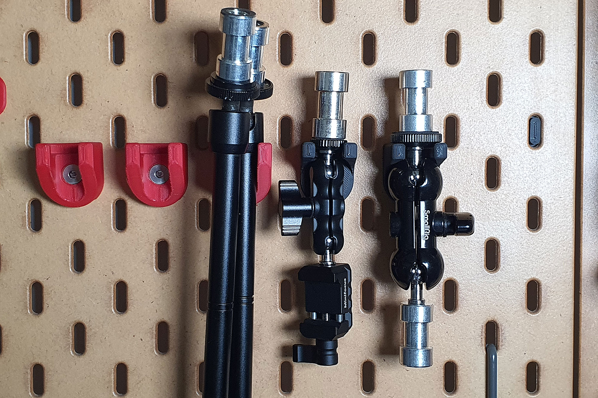 Small Ball Head/Ball Arm Hanger for IKEA Skadis Pegboard by Simply