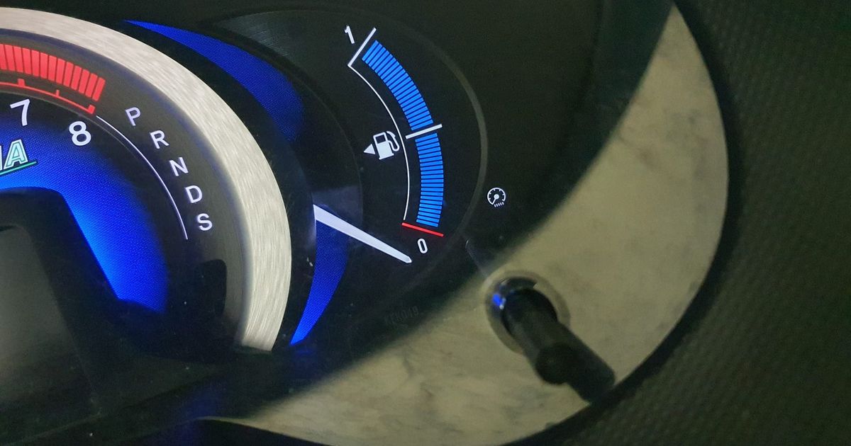 Finalizing the Transaction: Receipt and Odometer Reset