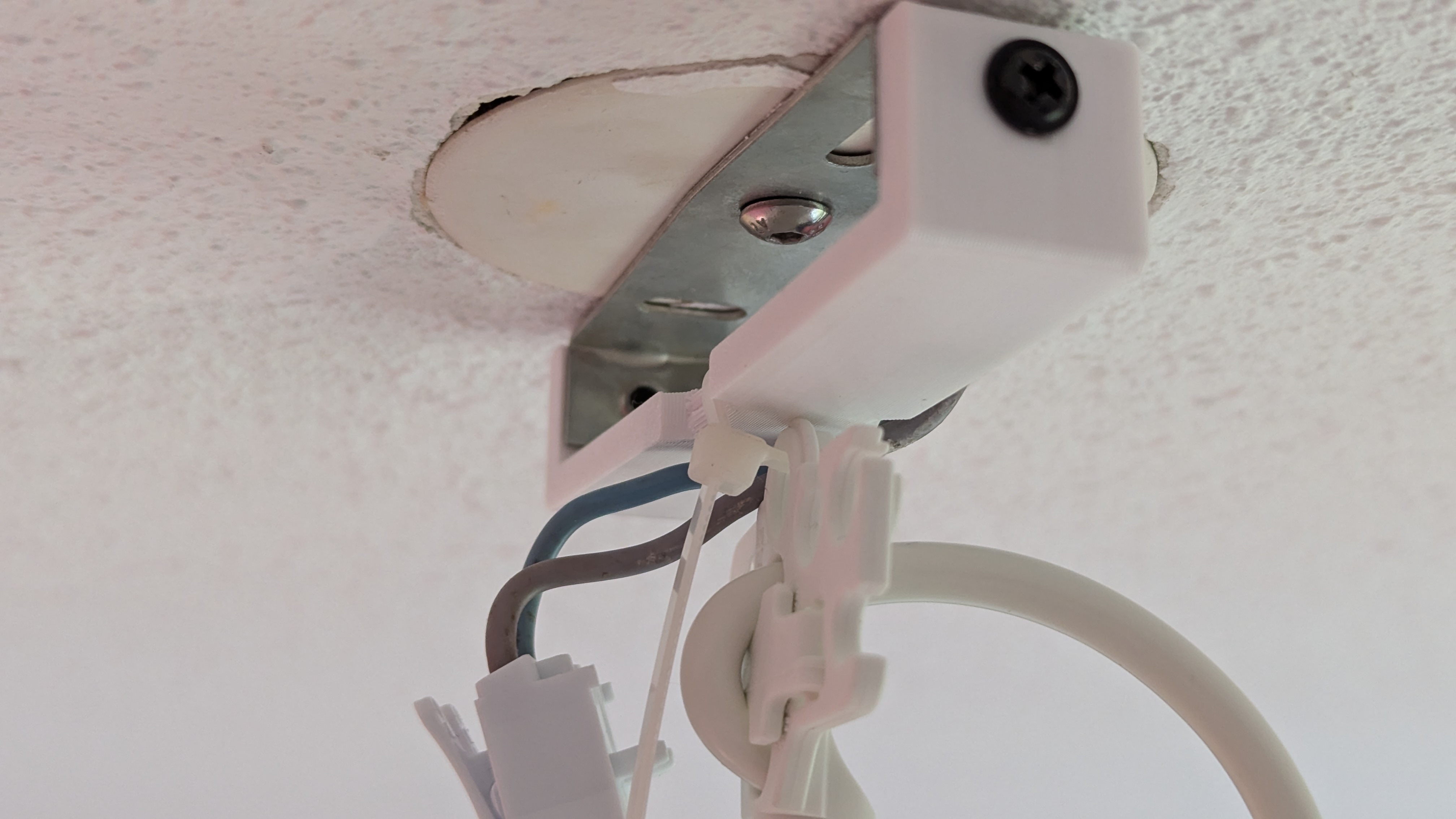 Miniatura 3 do modelo 3D Hook adapter for ceiling rose
