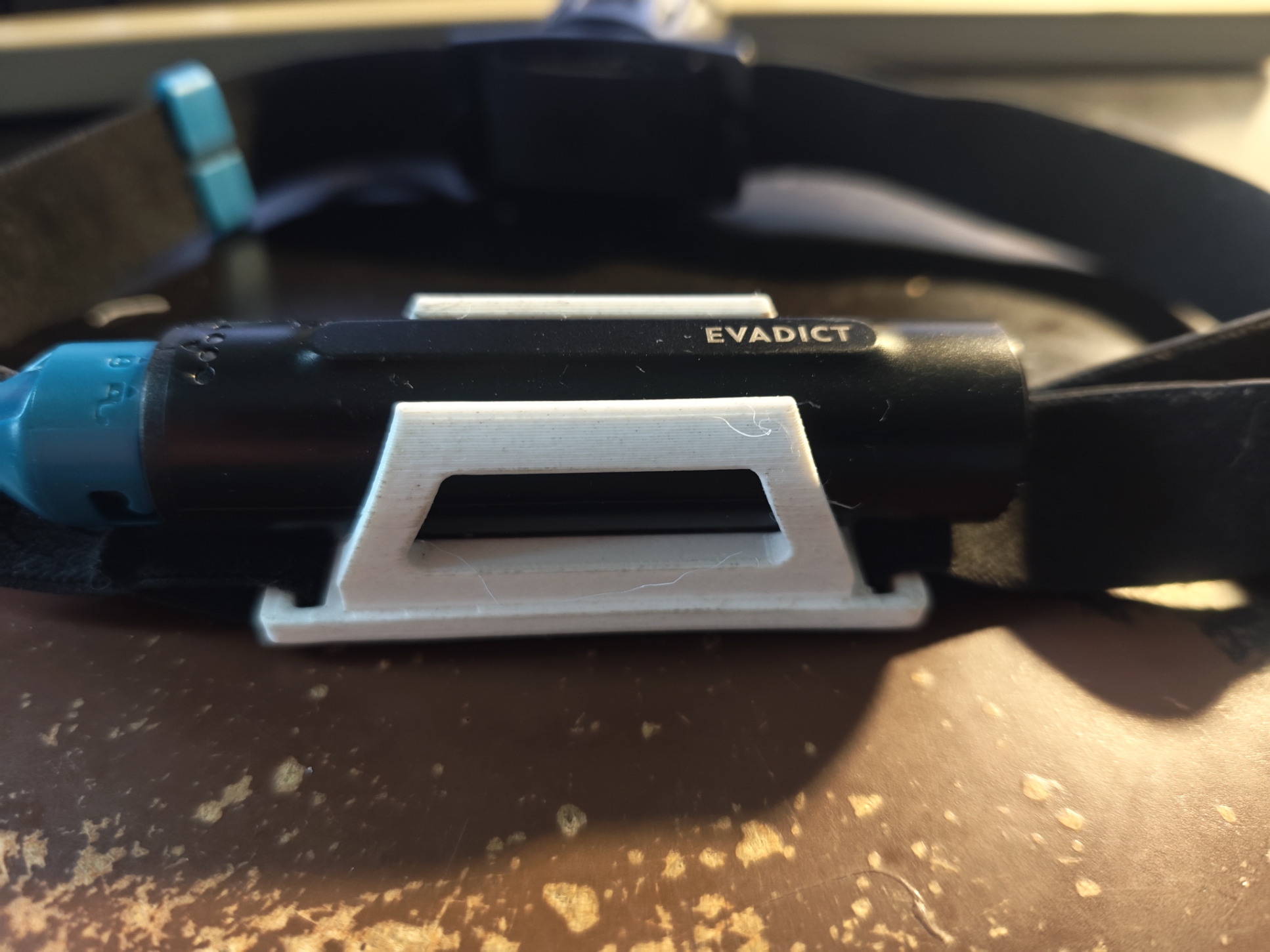 Decathlon Evadict Ontrail 900 Headlamp battery holder replacement