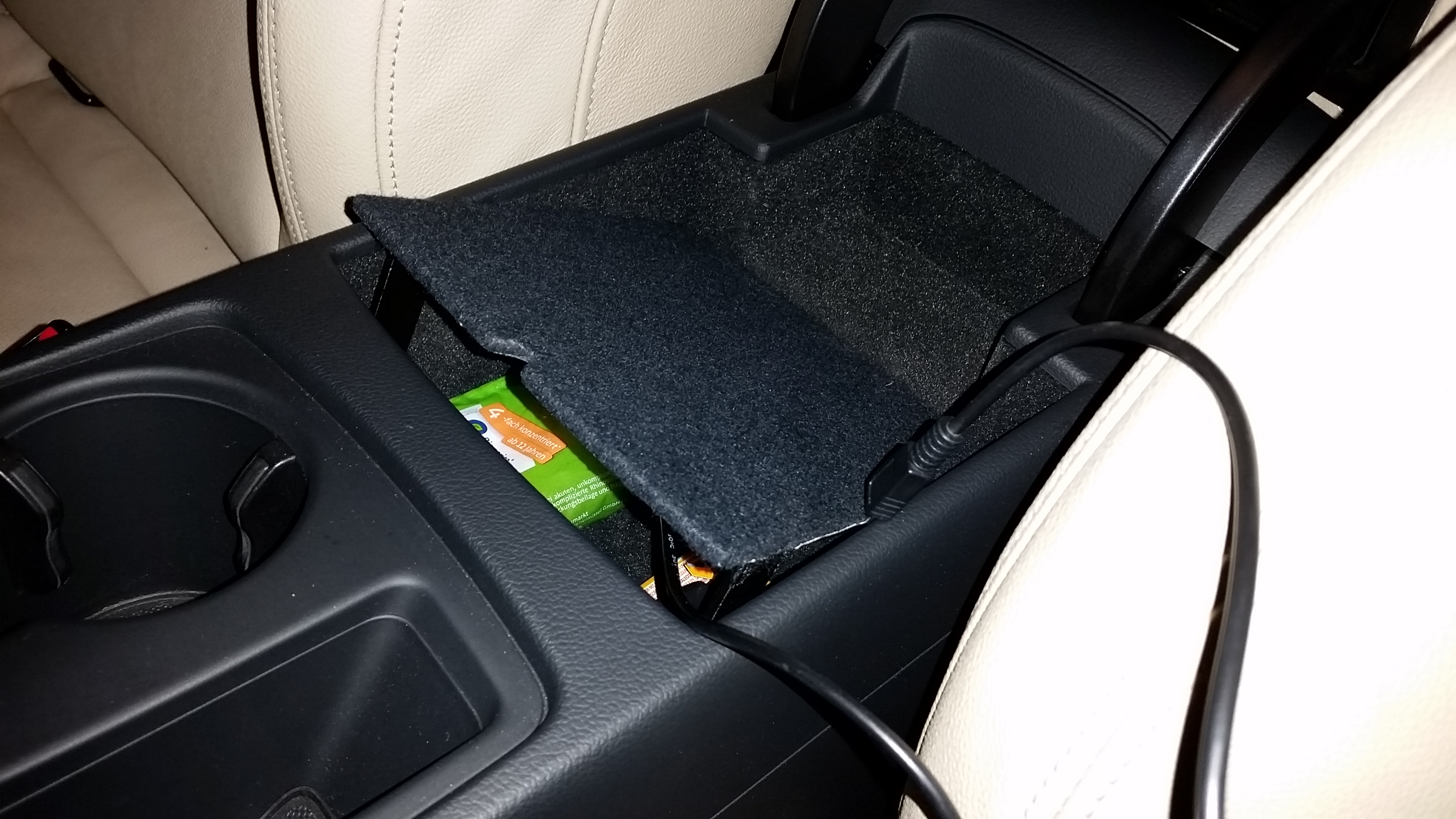 Audi A5 (B8) armrest inlay