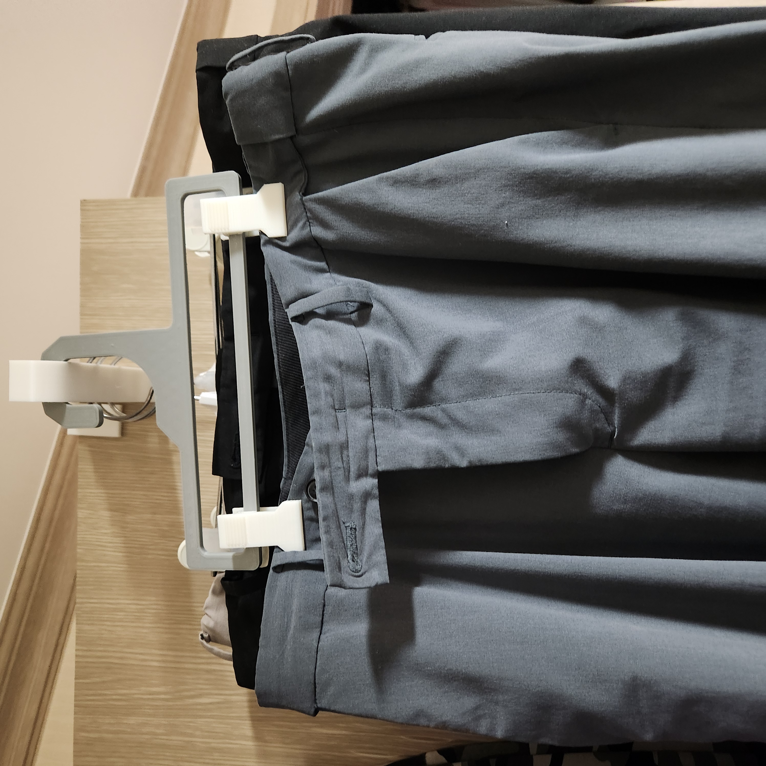 Pants Hanger with Clip