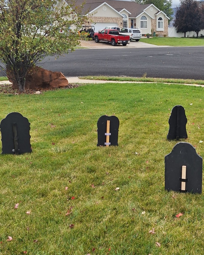 Halloween Tombstone Mounting Bracket by CJ Download free STL model