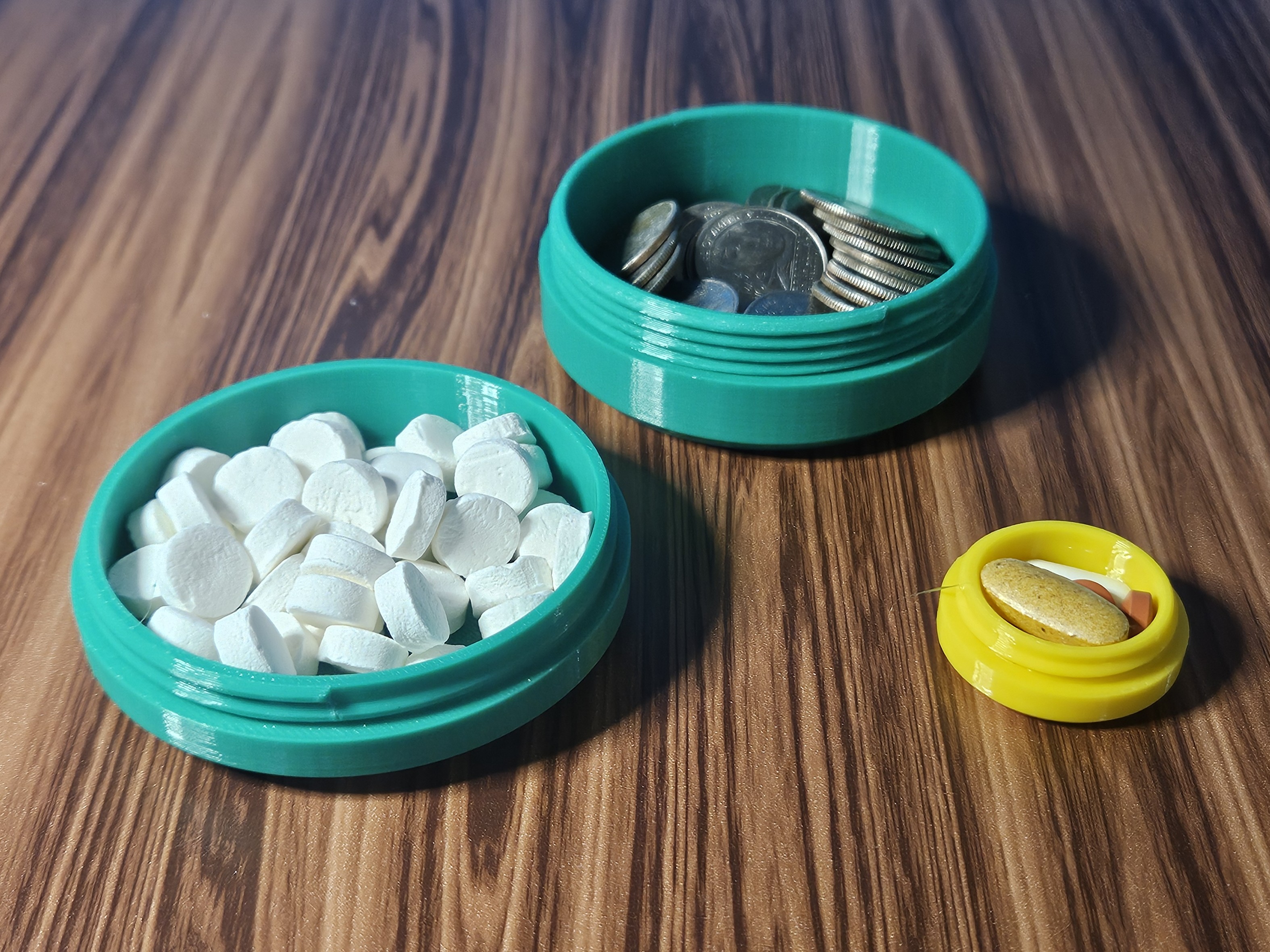 Miniatura 2 do modelo 3D Pocket-Size Round Container