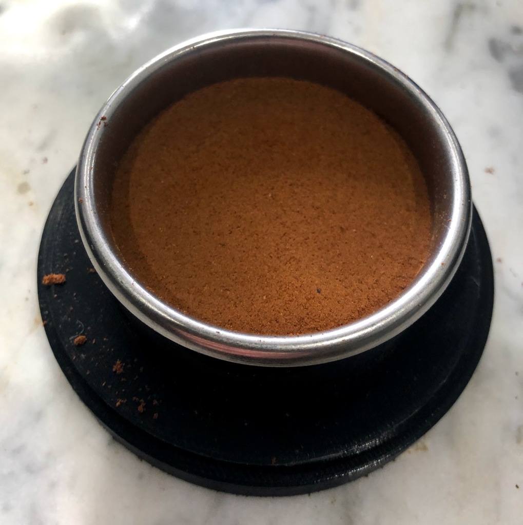 Self leveling tamper, funnel and base for Premil La Pavoni Europiccola