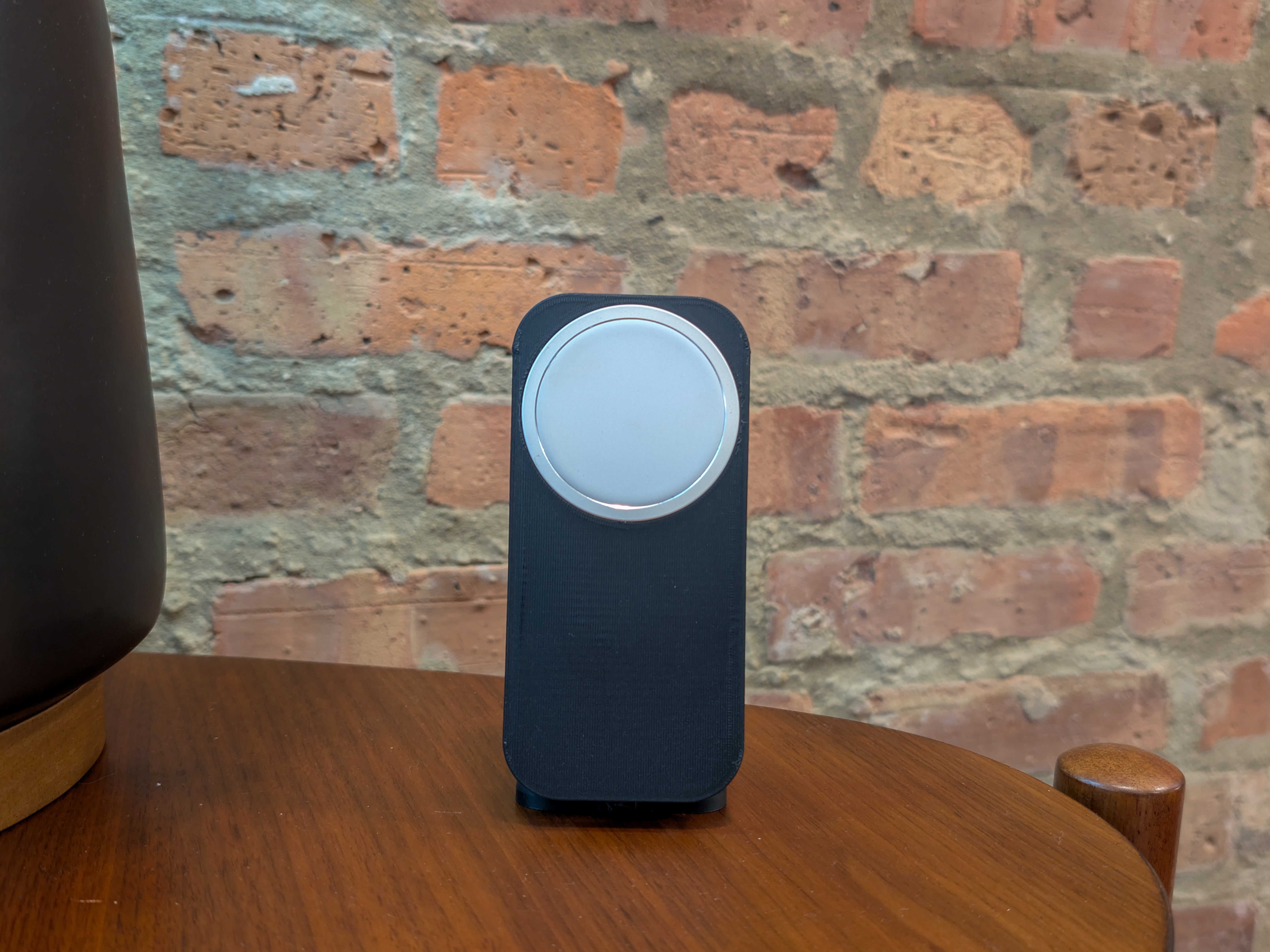 MagSafe iPhone Charging Stand - Floating Puck