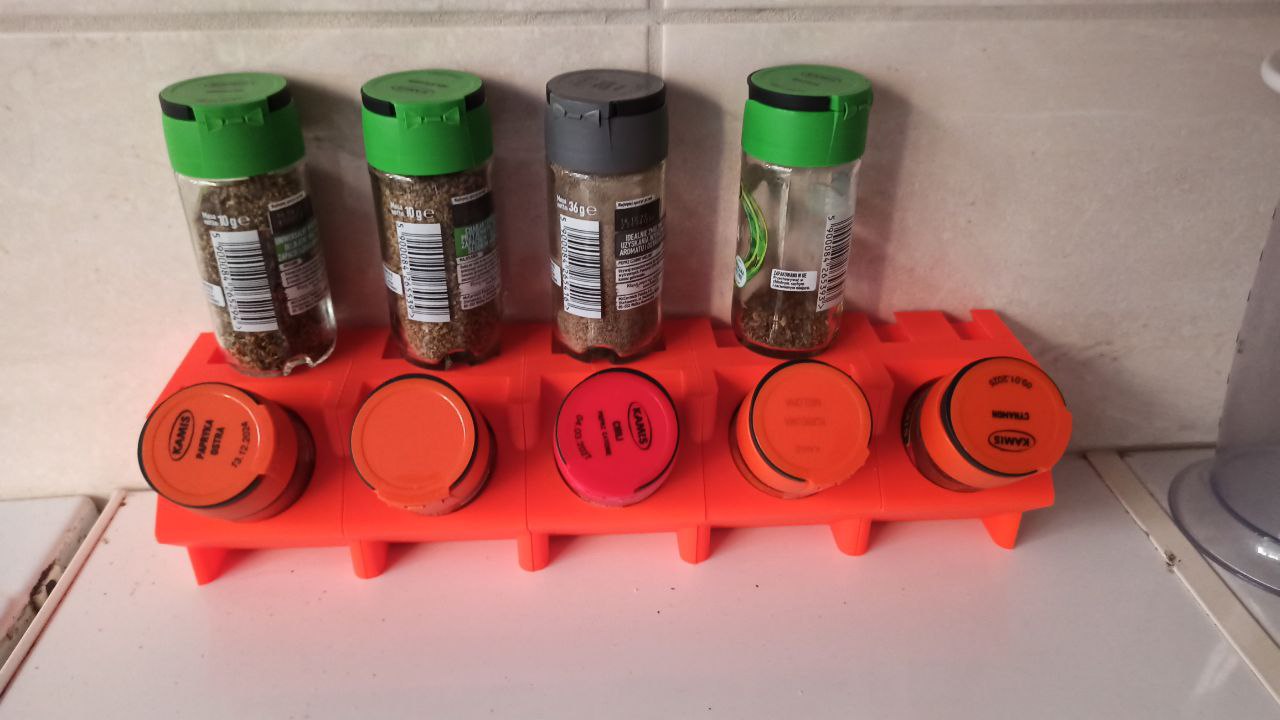 Spice rack for Kamis spice bottle