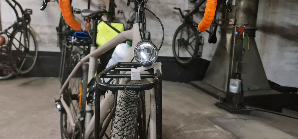 Trek 920 to Ixon IQ Premium LED connector