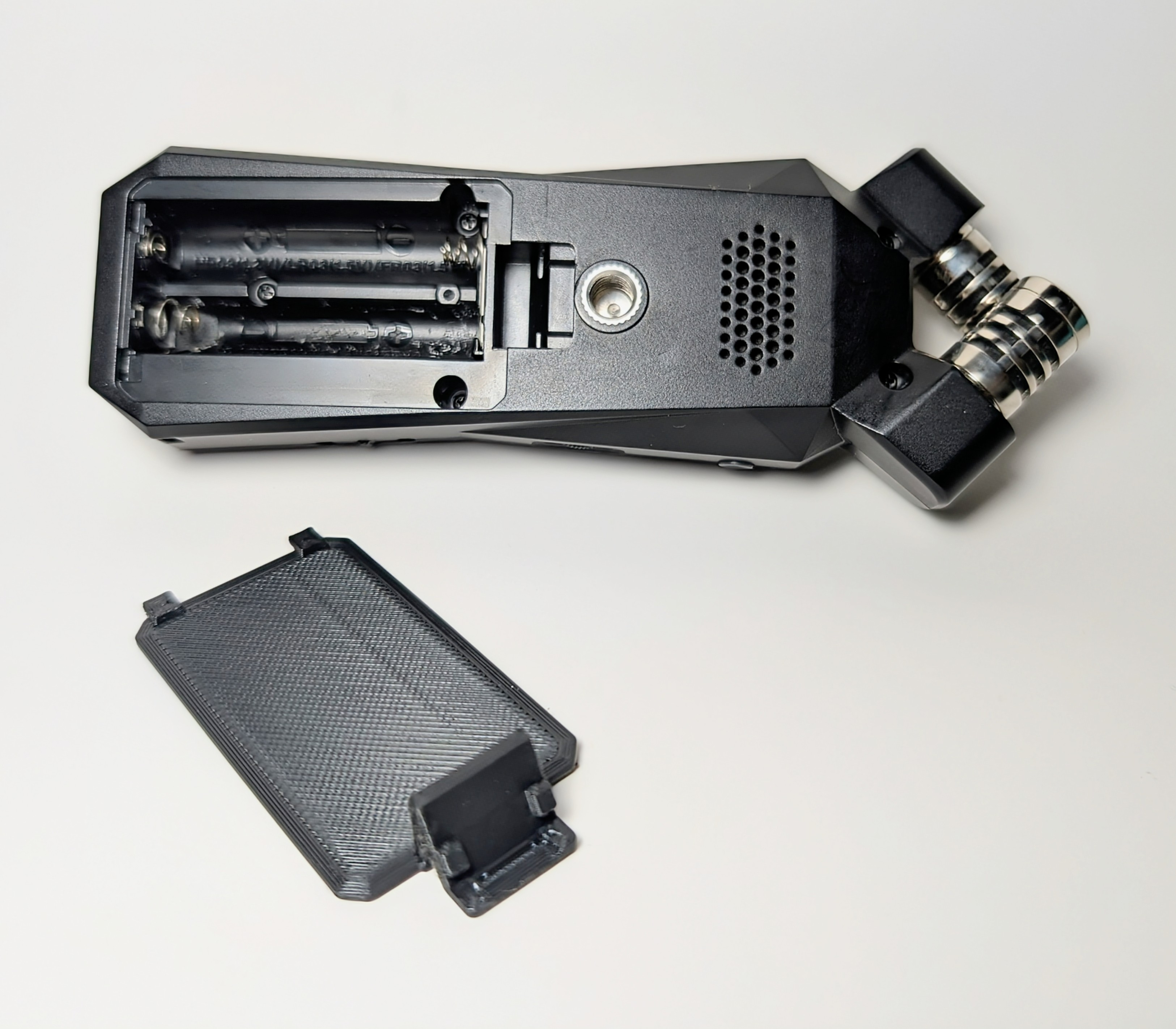 H1essential Stereo Microphone Battery Cover