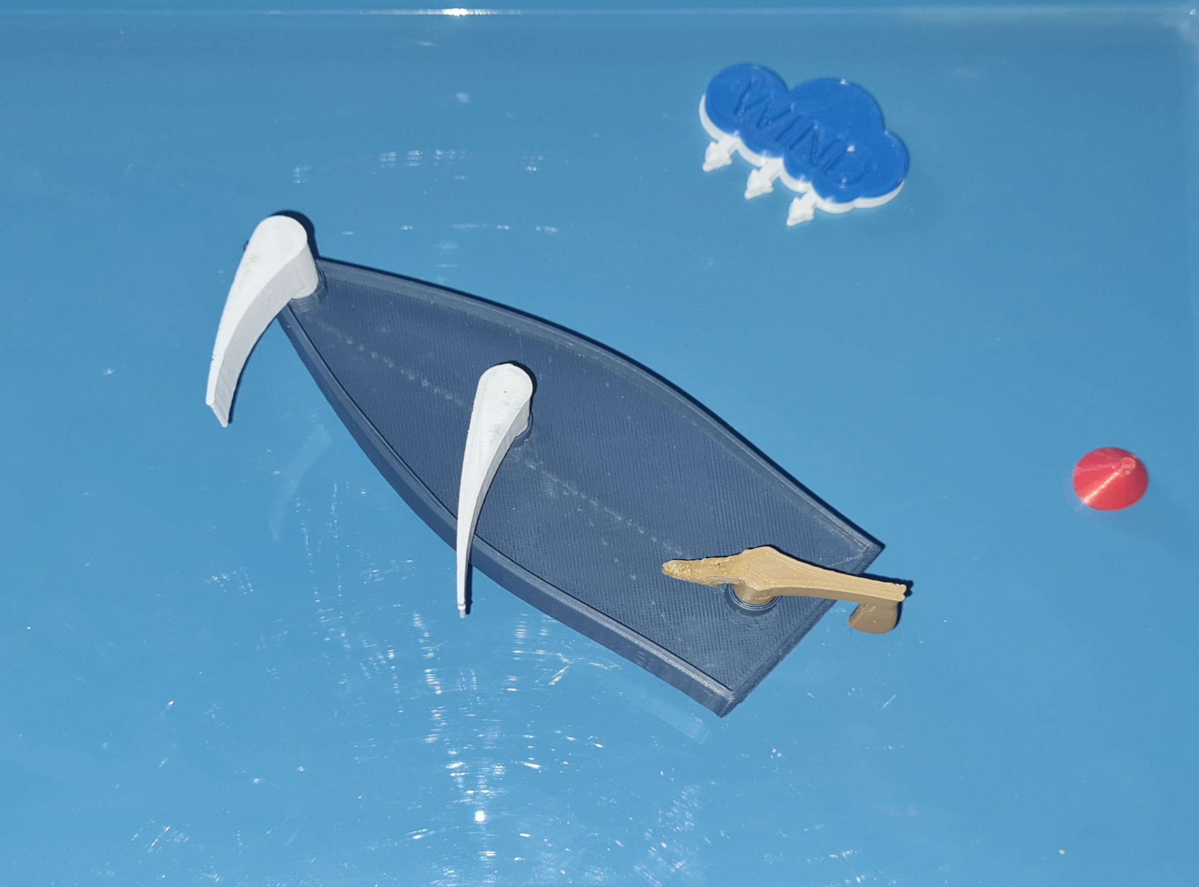 Segelboot - Kurs - Übung - mit mehreren Segeln und einem Ruder / Sailboat - workshop - exercise - with different sails and a rudder